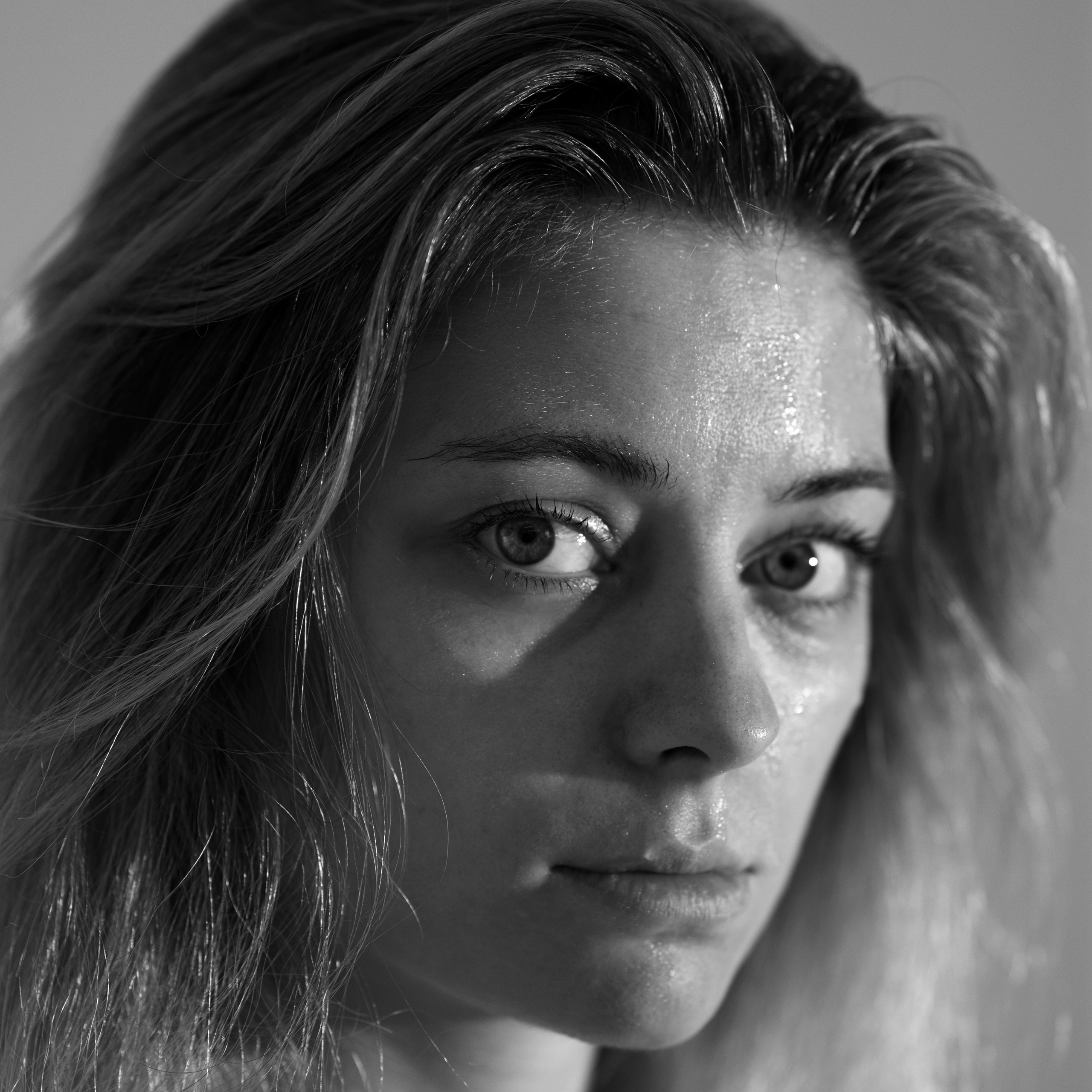 Студийная женская фотосессия в Москве. Портретный фотограф в Москве Владислав Каданцев