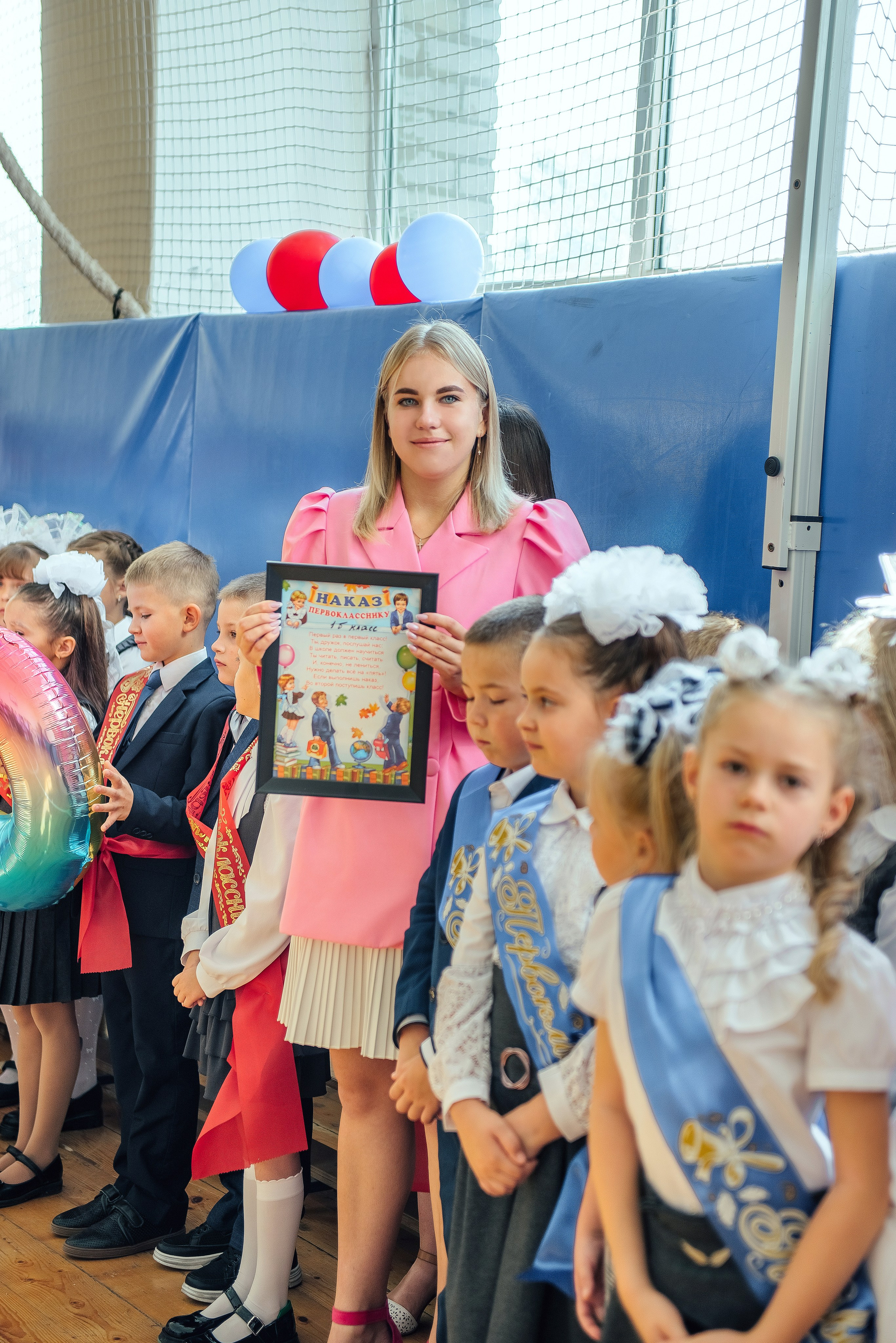 Линейка 2024. Фотограф Галина Лисанова, г. Брянск