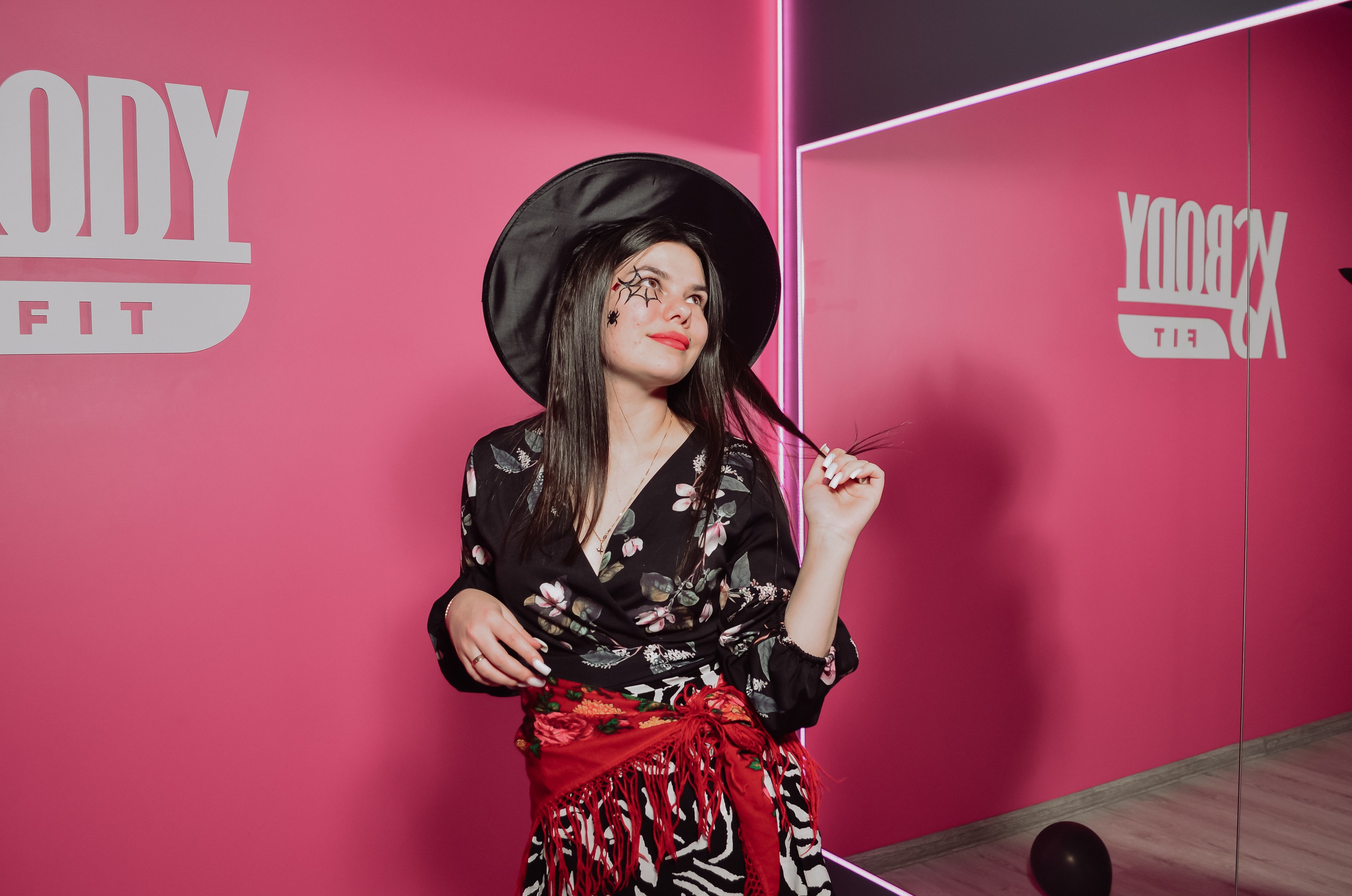 Фоторепортаж мероприятия в фитнес-клубе. Денисова Аля — фотограф для парных съемок и индивидуальных историй в Барнауле