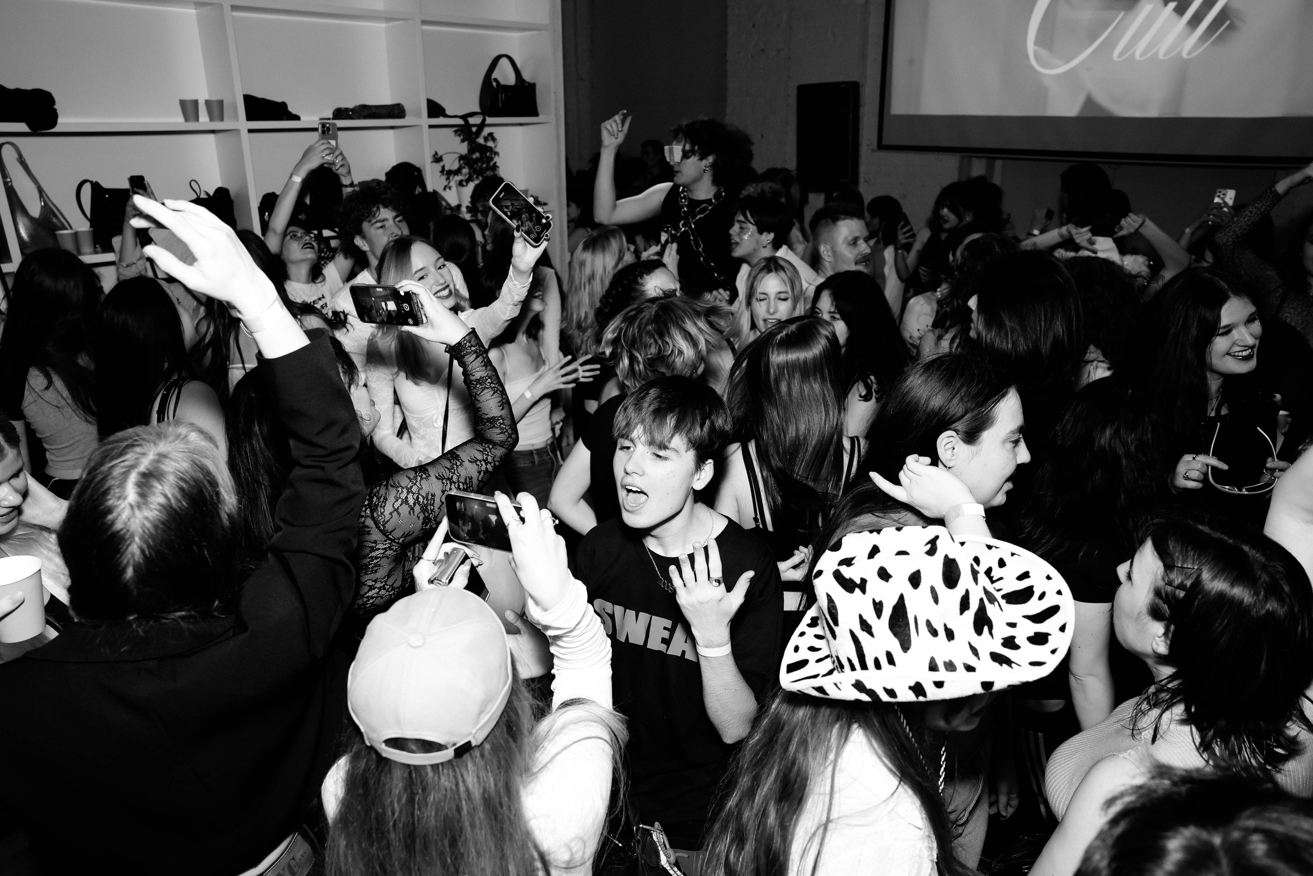 Вечеринки / вспышка. Репортажный фотограф в Москве Арина Антонова