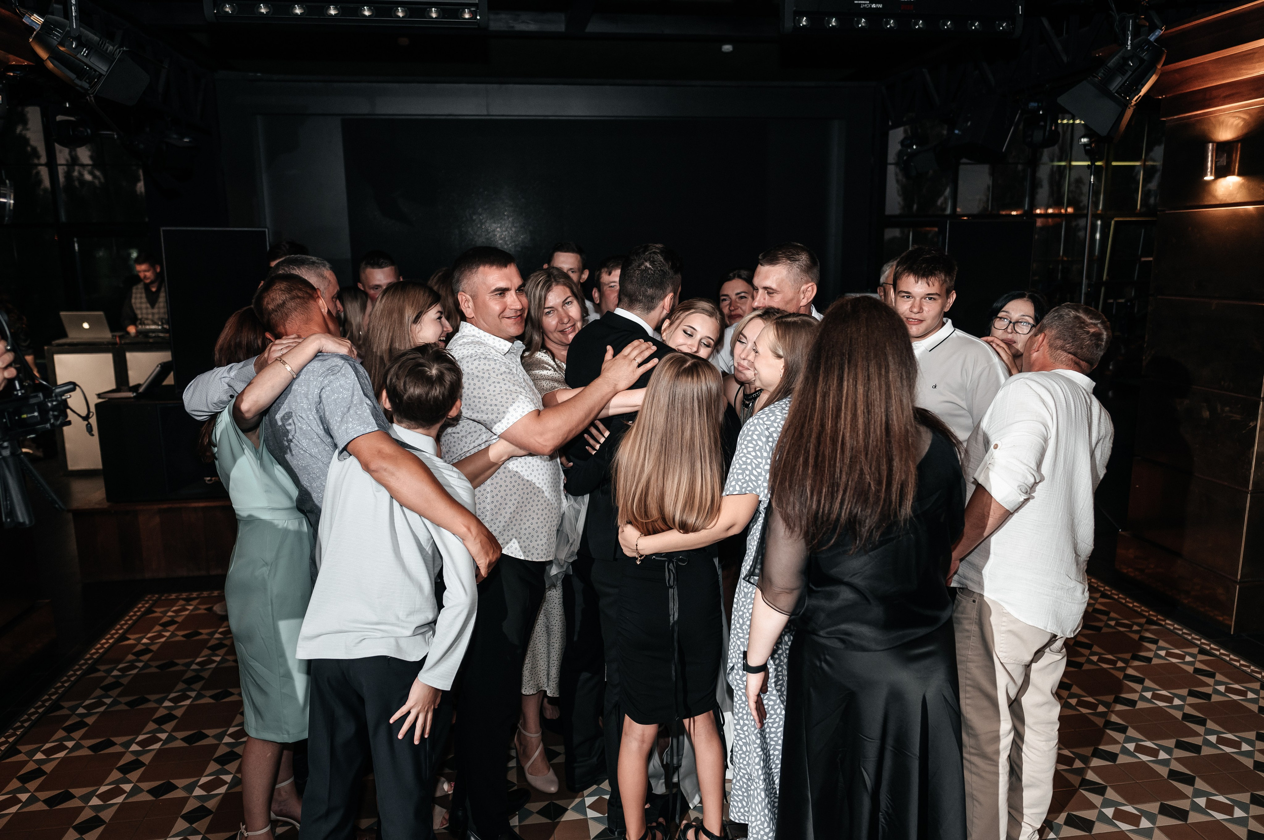 Даниил и Валерия. Черная утка. Полный день. Фотограф Екатерина Бочарникова