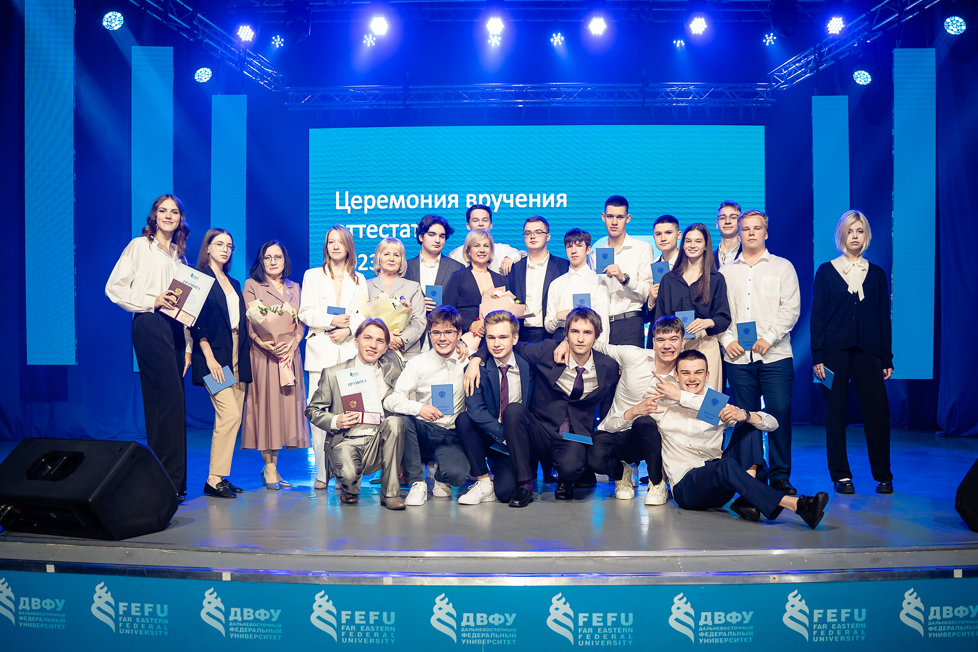 Школа — Старшие классы. Детский и Школьный фотограф во Владивостоке. Выпускные альбомы