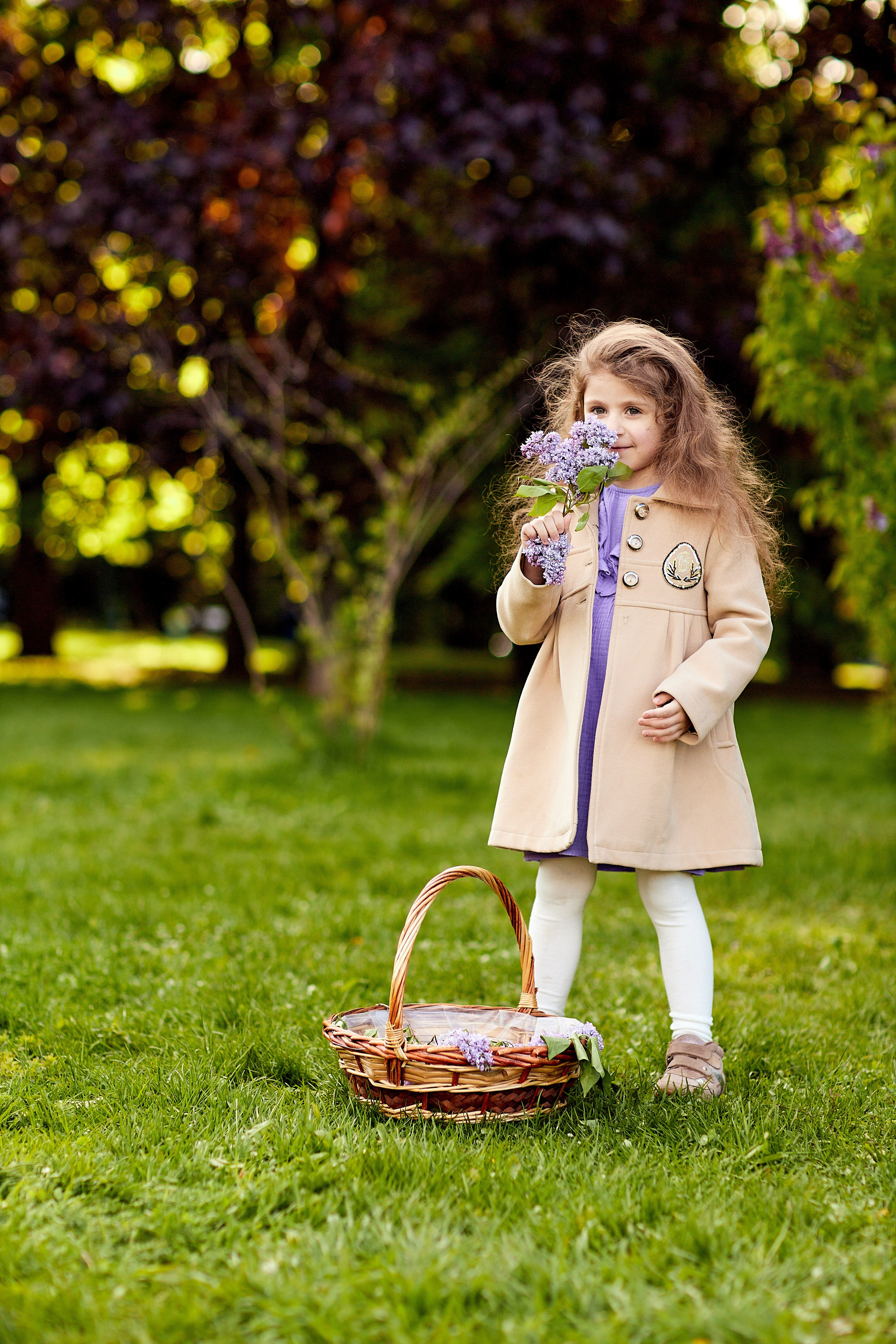 Семья в Сиреневом саду. Главная