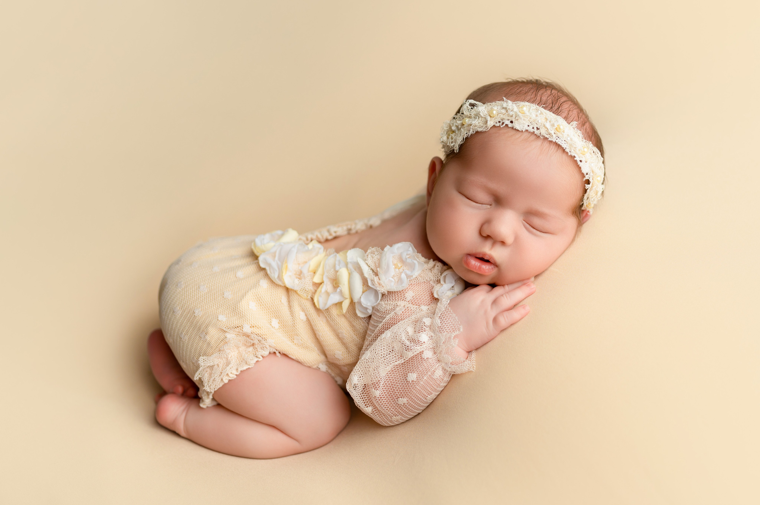 Новорожденные девочки. Детский фотограф в городе Жуковский Алиса Коробанова