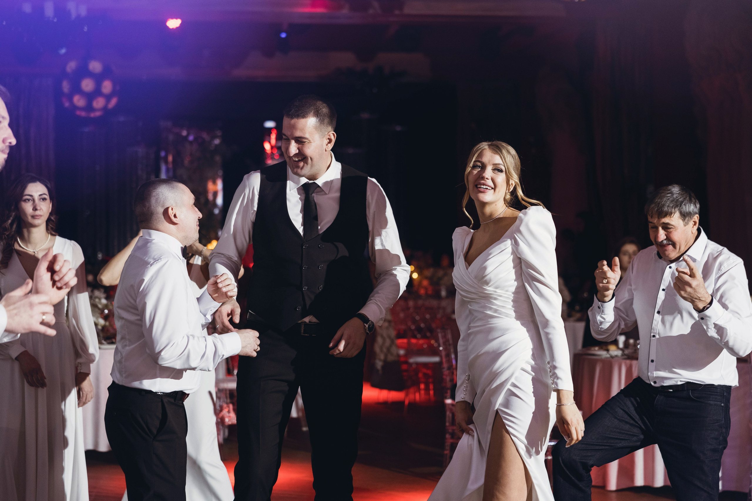 Ян и Екатерина (Дали Хол). Свадебный и семейный фотограф в городе Сургуте Стерликова Светлана