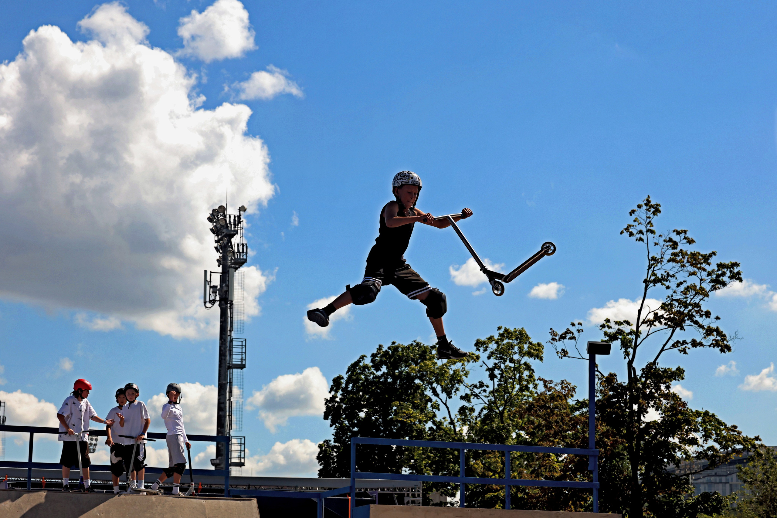 Лето в Москве — ЛУЖНИКИ 2025. Москва 2030. Репортажный фотограф, спортивный фотограф в Москве и области