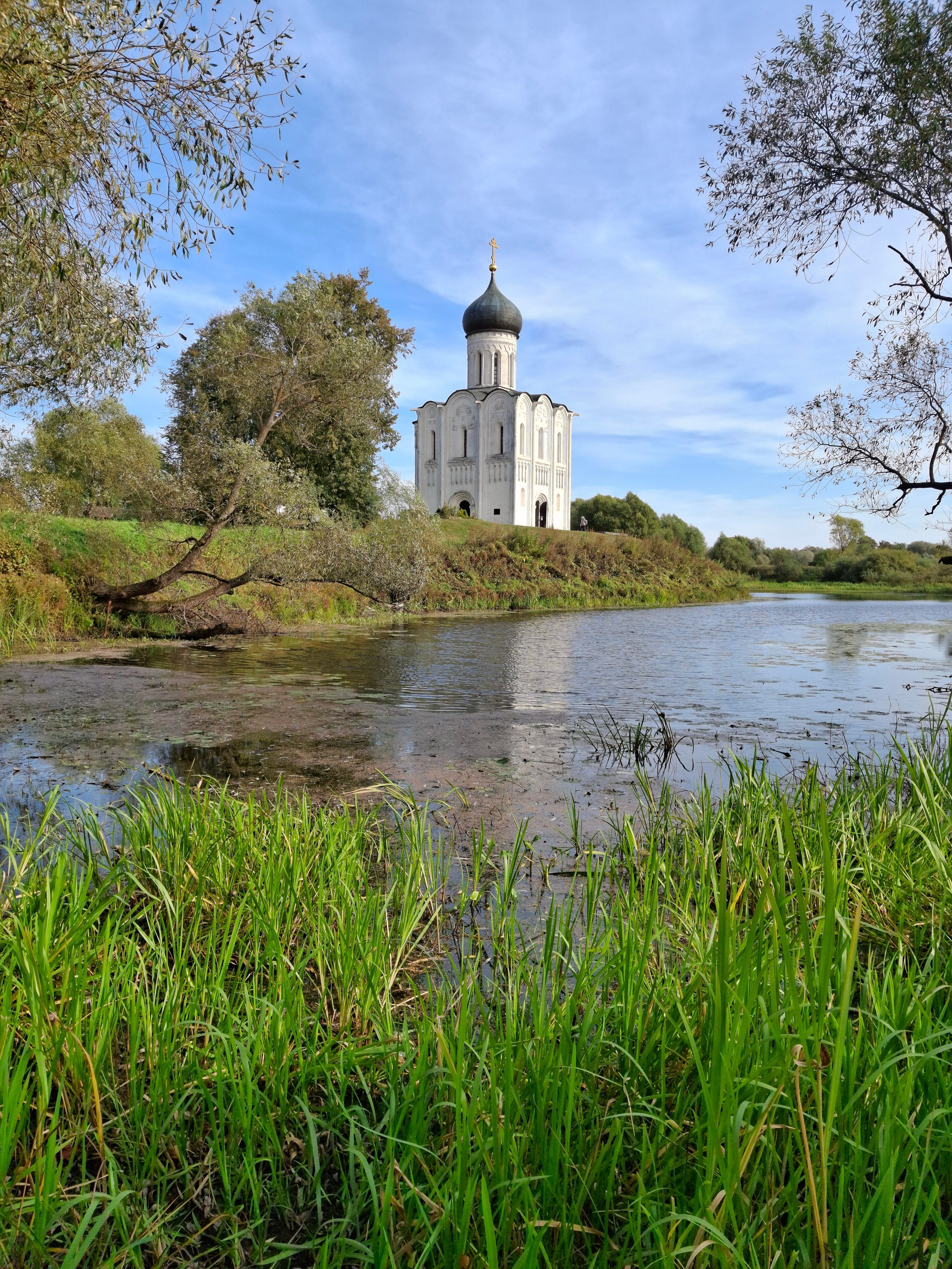 Церковь Покрова-на Нерли. 18 сентября. Игорь Жучков. Россия увиденная глазами путешествующего фотографа