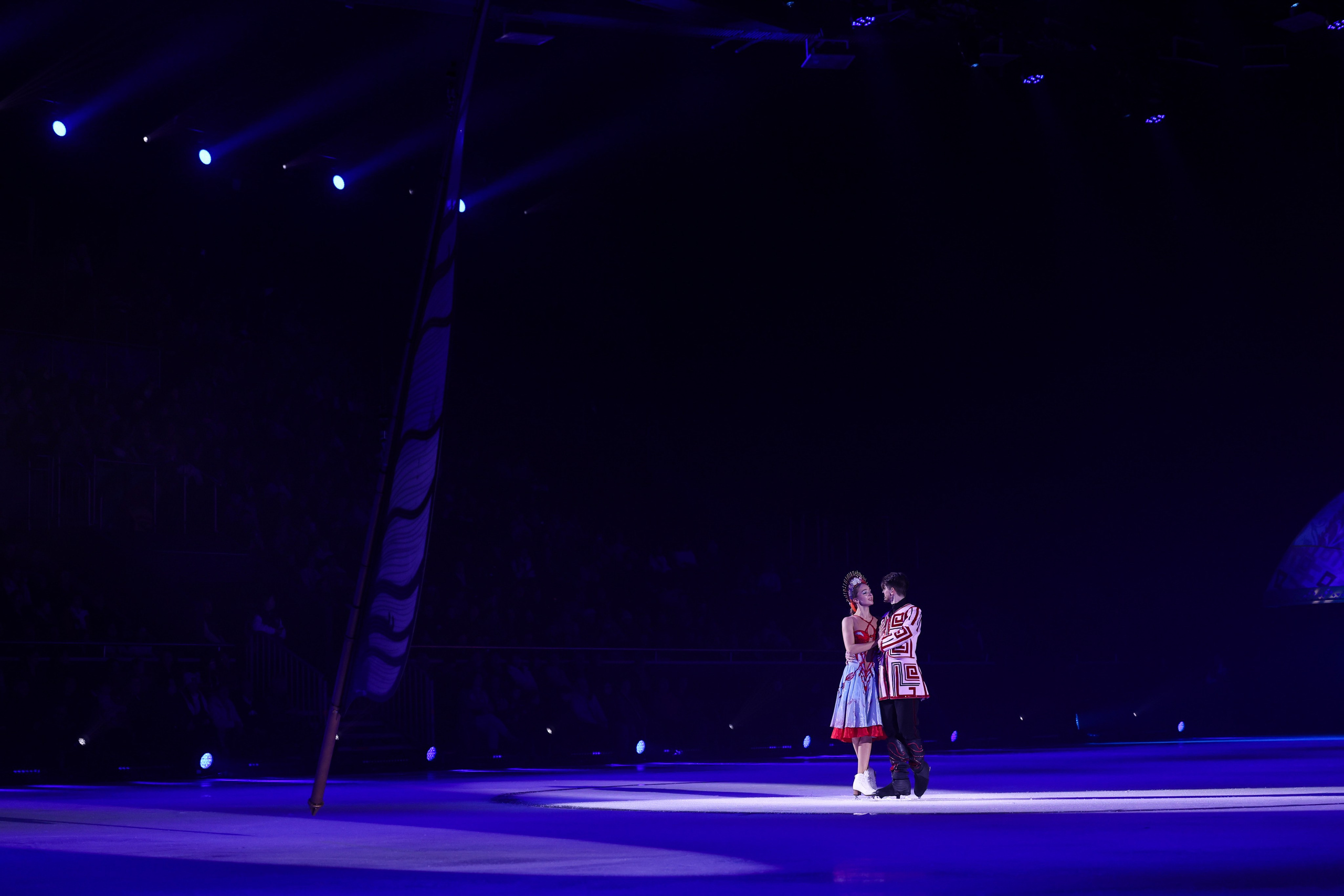 «Вечера на хуторе» ледовое шоу 25.12.2025. Спортивный и репортажный фотограф Антон Тереханов