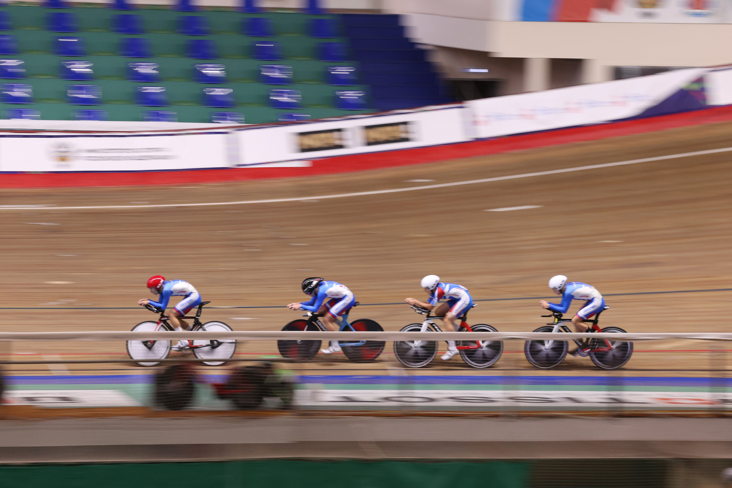 Первенство России по велосипедному спорту «трек» 16.10.2025. Спортивный и репортажный фотограф Антон Тереханов