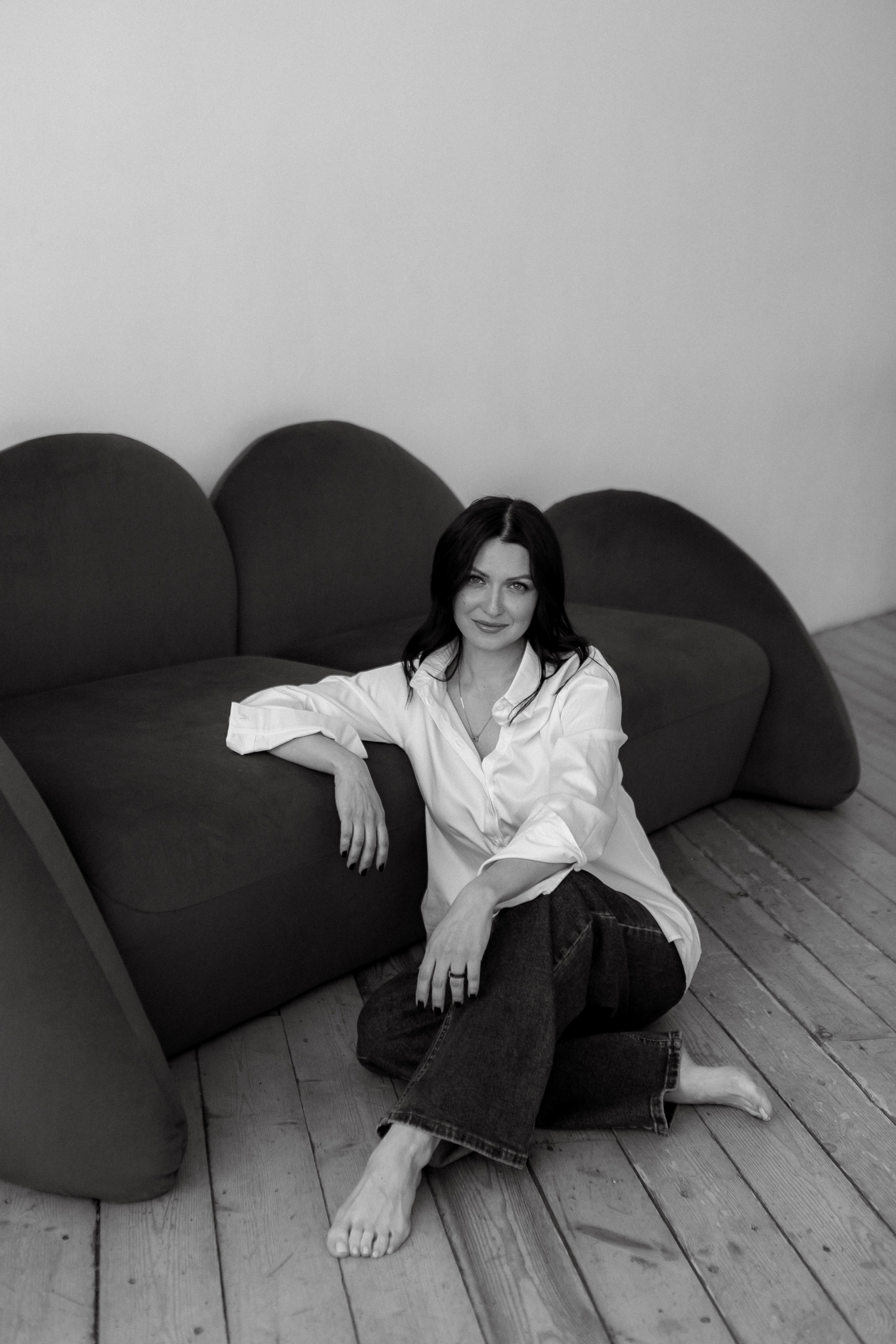 Анна ч/б. Главная