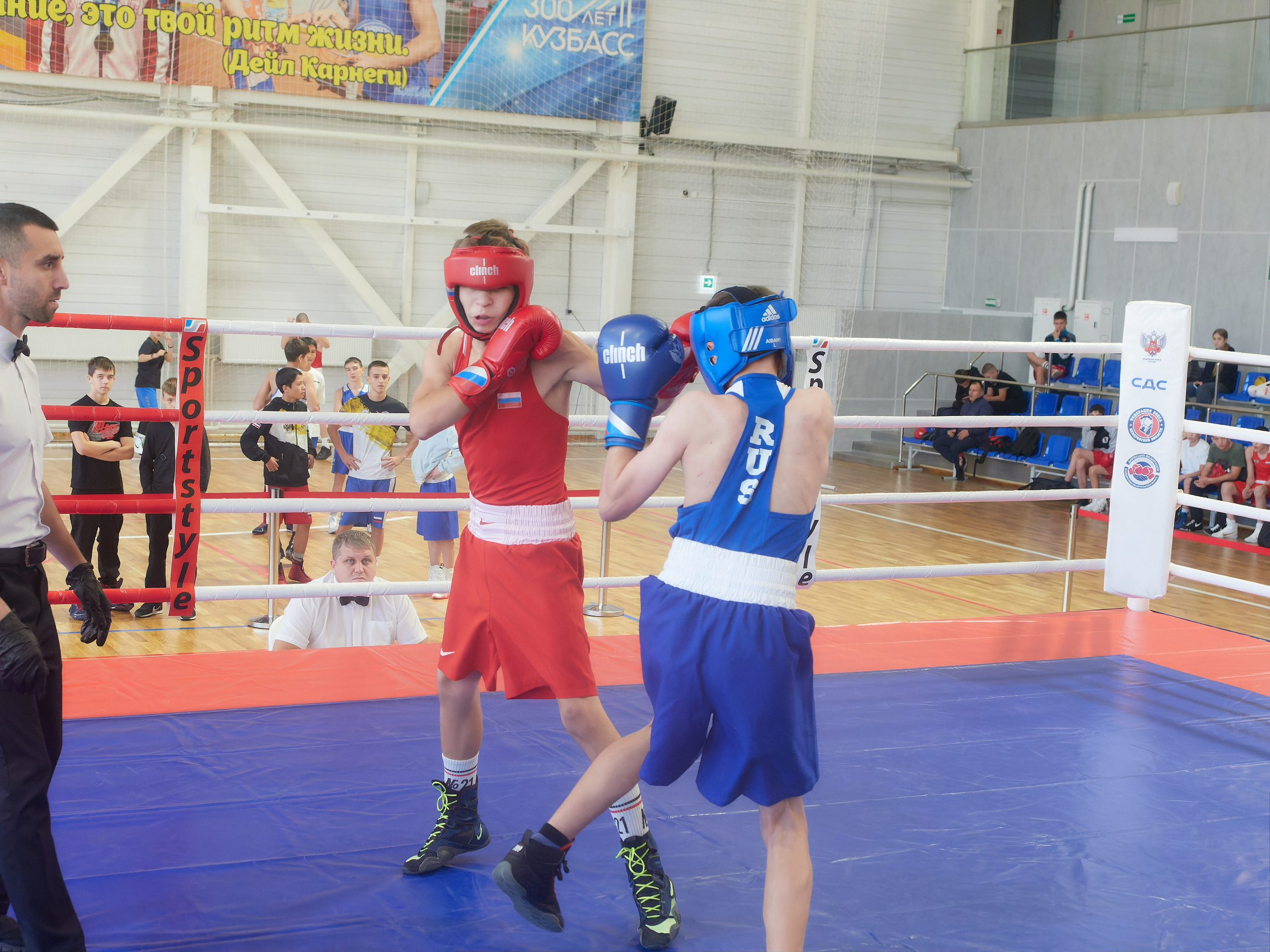 Открытие турнира по боксу памяти героя Советского Союза Михаила Крюкова. Семейный и детский фотограф в Междуреченск Олег Бамбульский