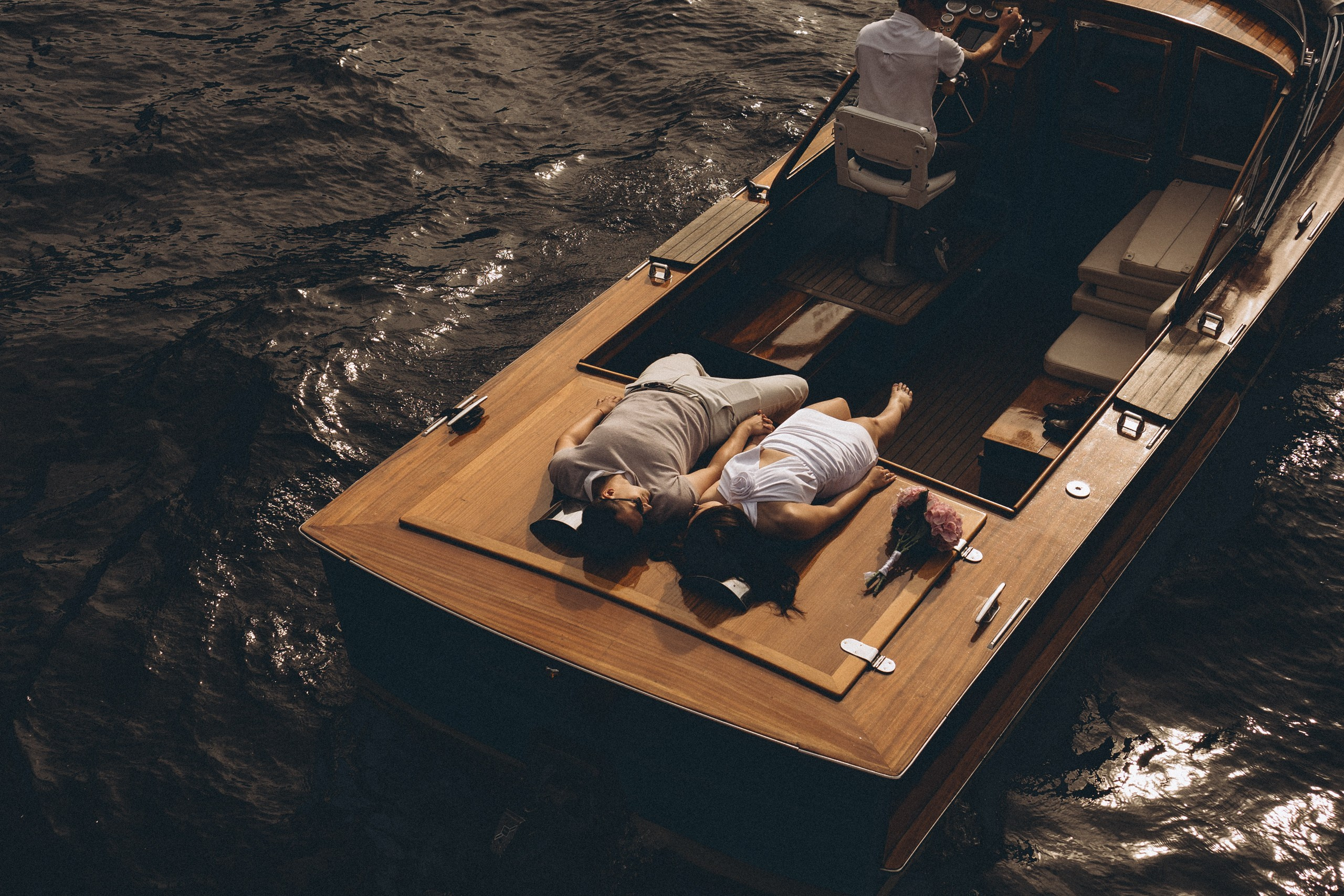 СВАДЕНБНАЯ СЬЕМКА НА КАТЕРЕ ПО КАНАЛАМ САНКТ-ПЕТЕРБУРГА И В АКВАТОРИИ НЕВЫ. Профессиональный фотограф, Санкт-Петербург — Виктория Богомолова