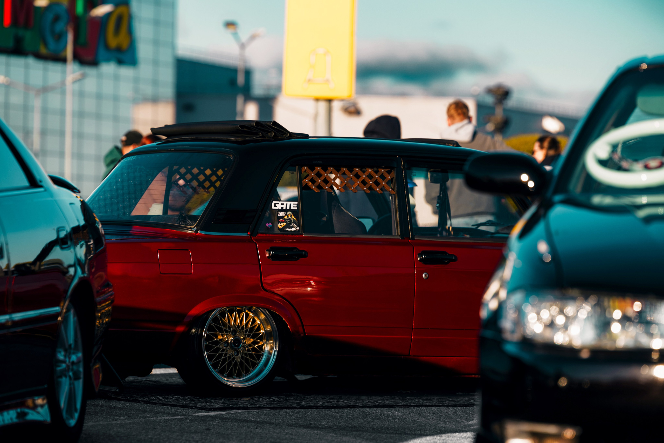 Фотографии закрытия сезона 2025 VibeSide — дрифт и автошоу у МЕГА Дыбенко, Санкт-Петербург