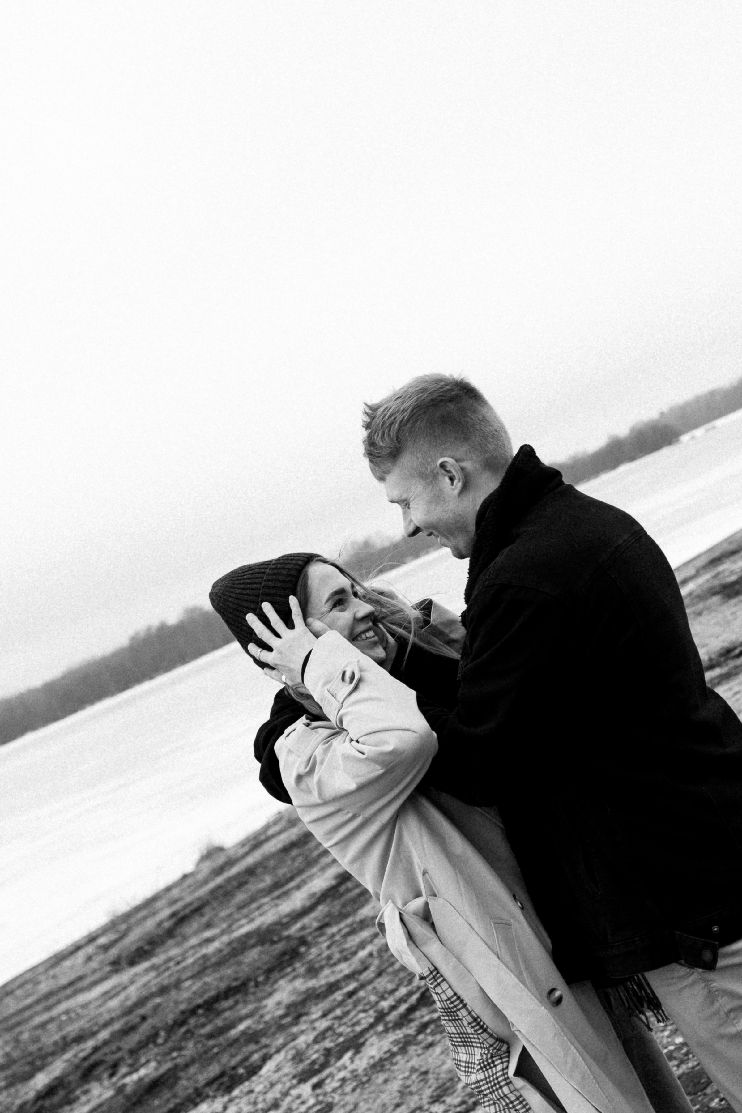 Love story на скале. Фотограф в Выборге и Санкт-Петербурге Маша Гуляева