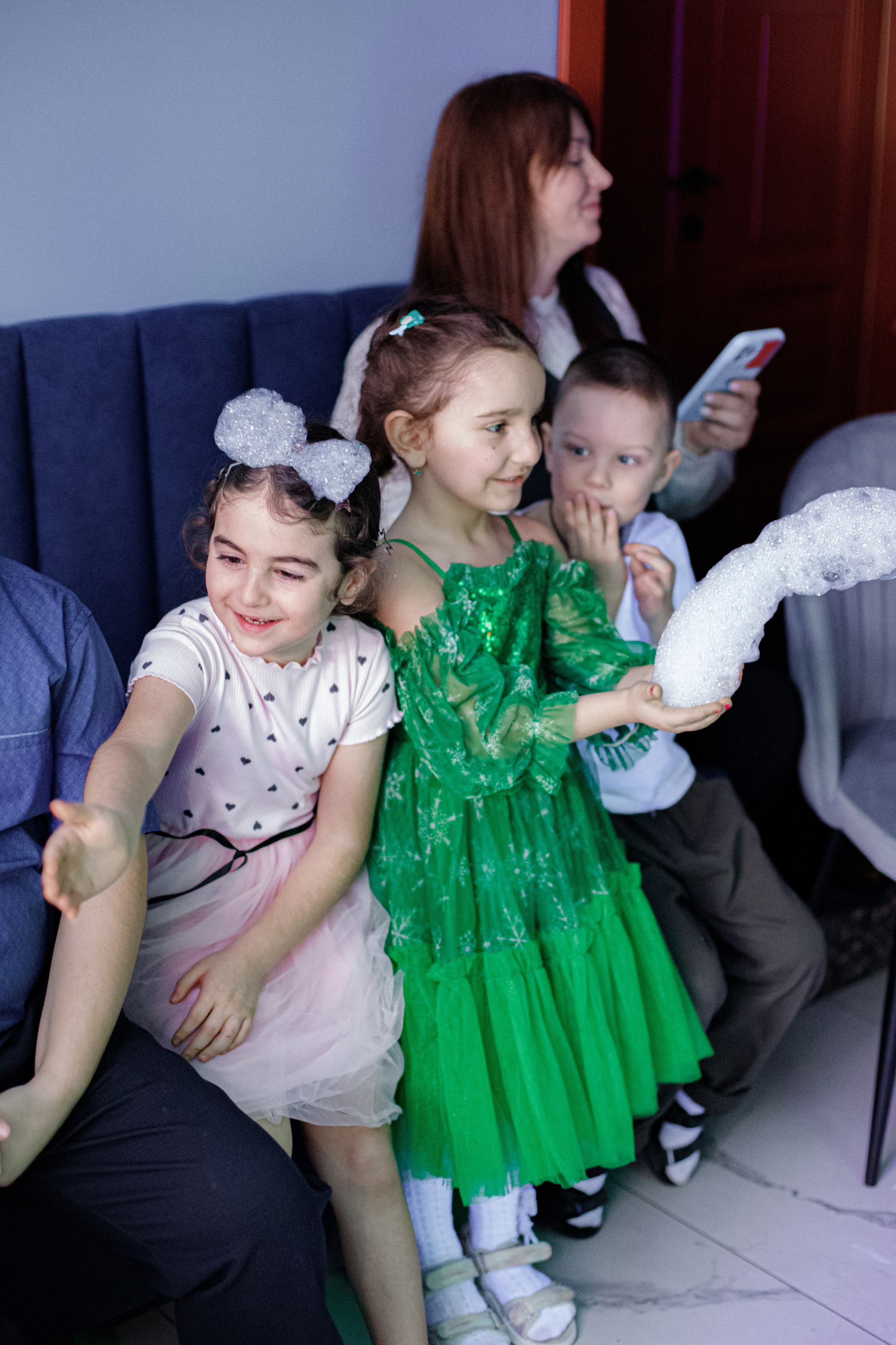 ASIA'S BIRTHDAY PARTY. Photokarish