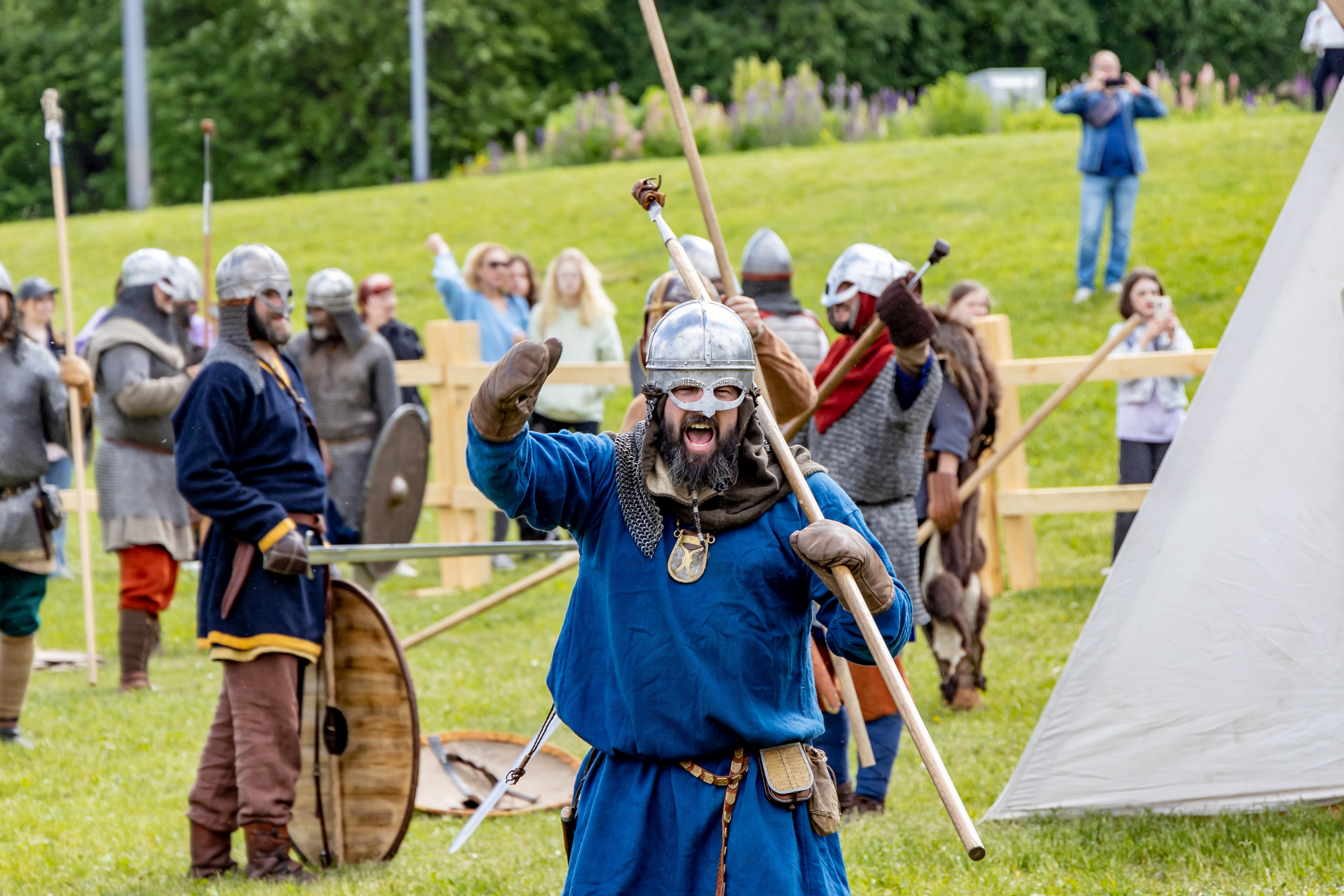 Времена и эпохи 2023 парк Лужкова. Репортажный, семейный и студийный фотограф в Москве Демин Алексей