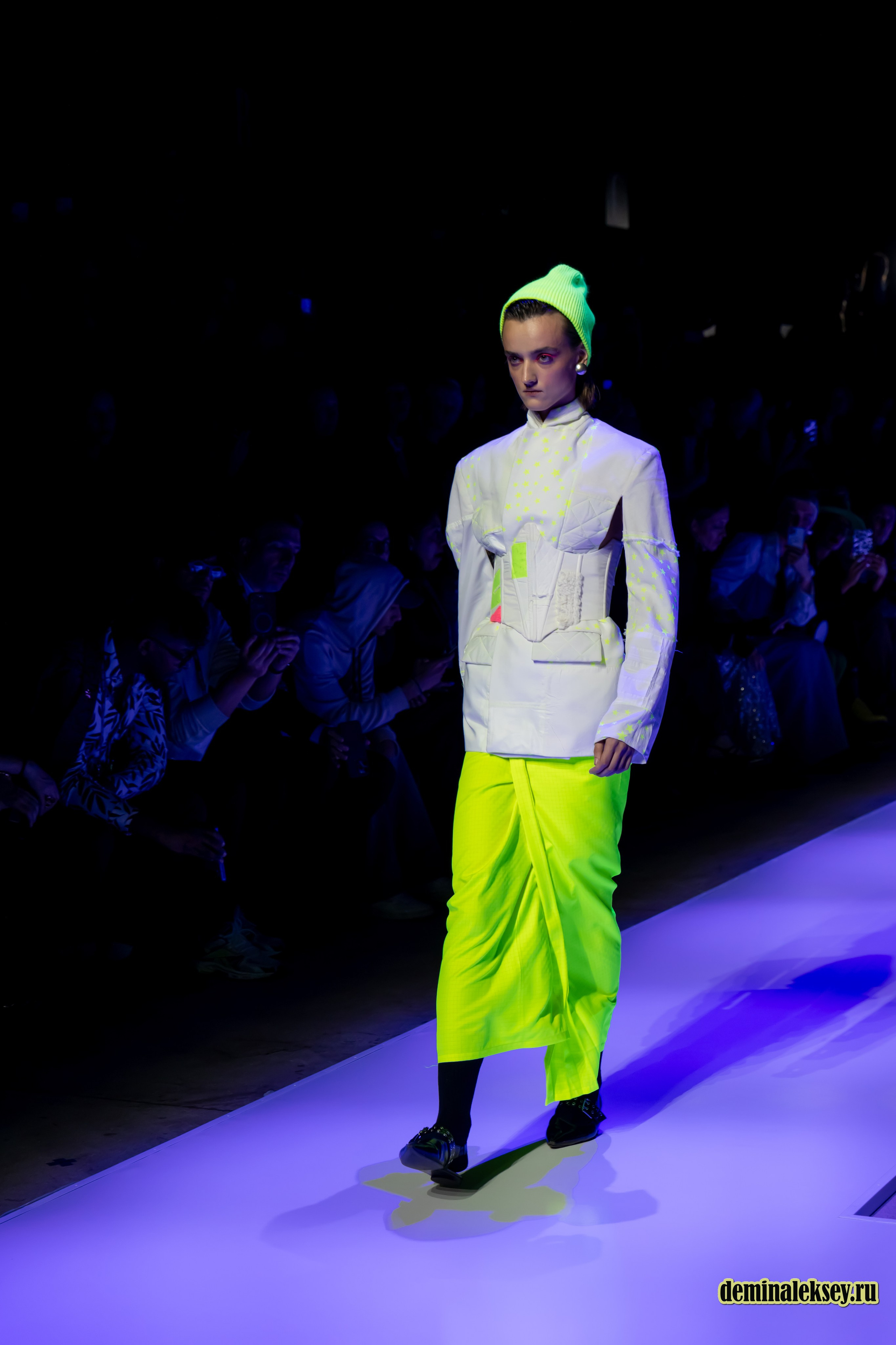 Московская неделя моды 2024 4 октября дизайнер RAEGITAZORO Индонезия. Репортажный, семейный и студийный фотограф в Москве Демин Алексей