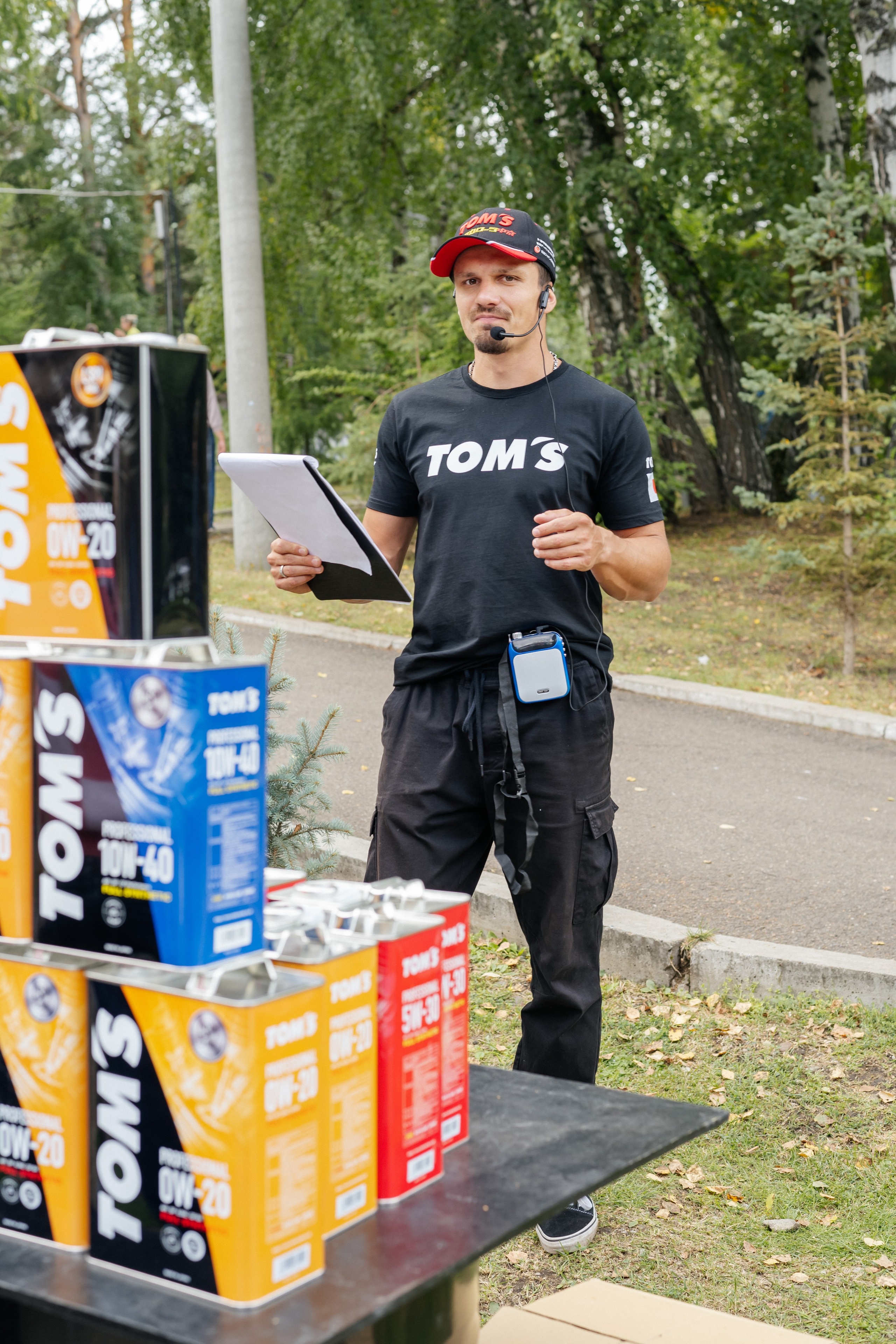 Моторное масло Tom's. Фотограф в Красноярске