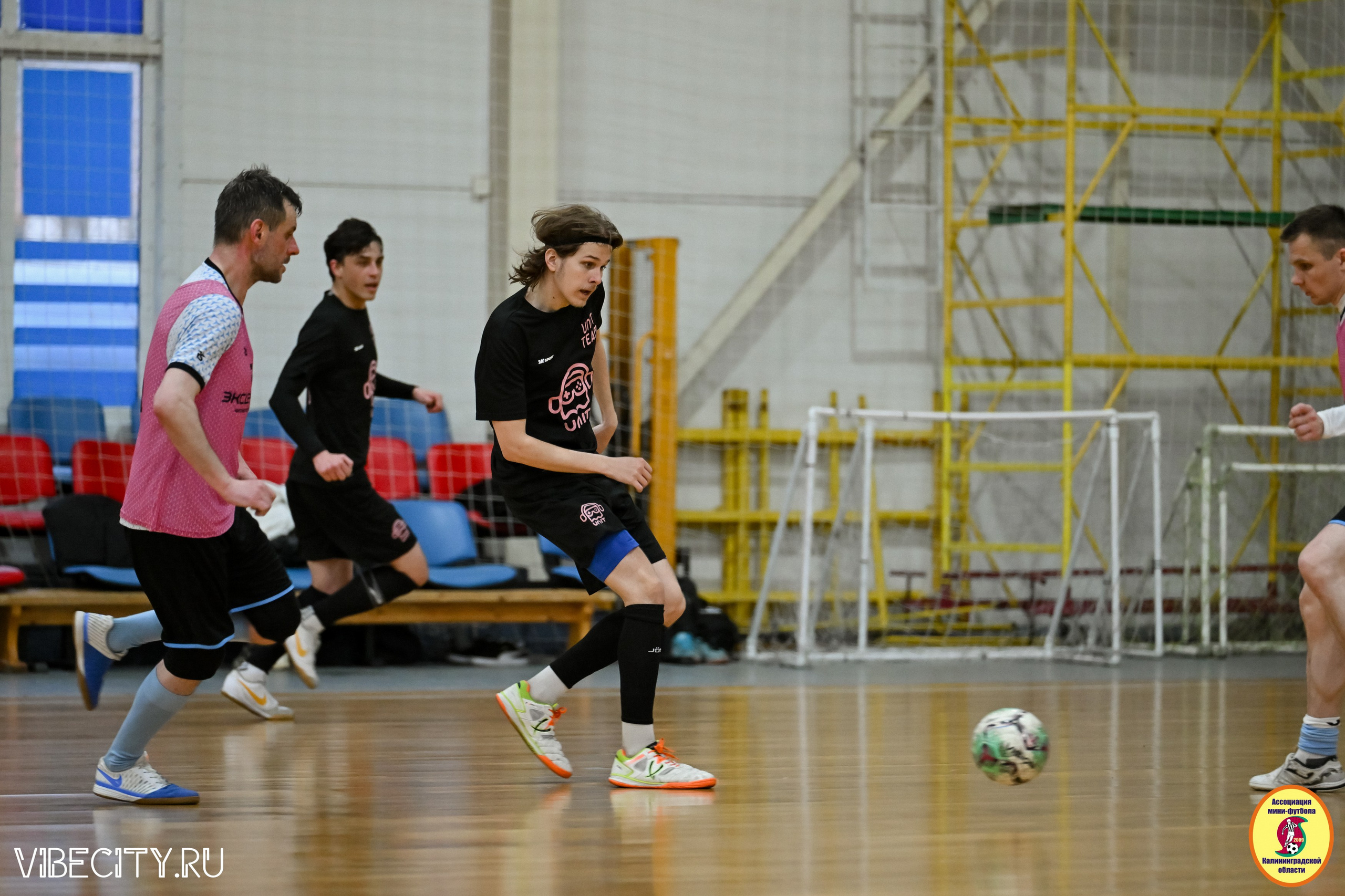 8 тур Корпоративной Бизнес-Лиги по футзалу. VIBECITY.RU Вайб Сити Ру Фоторепортажи Фотоотчеты Калининград