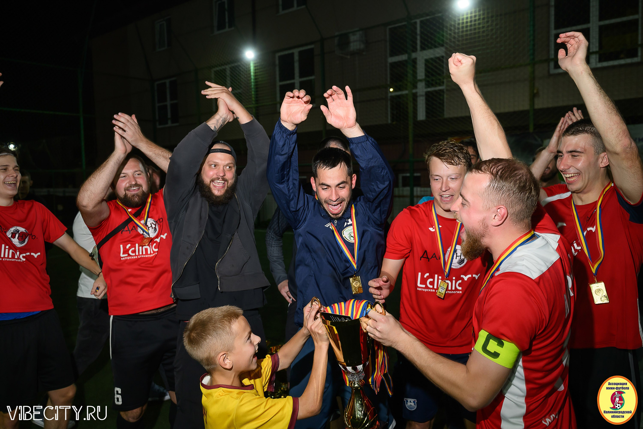 ФИНАЛЬНЫЕ ИГРЫ КУБКА МИНИ-ФУТБОЛЬНОЙ ЛИГИ И КУБКА КОРПОРАТИВНОЙ МФЛ 2025. VIBECITY.RU Вайб Сити Ру Фоторепортажи Фотоотчеты Калининград