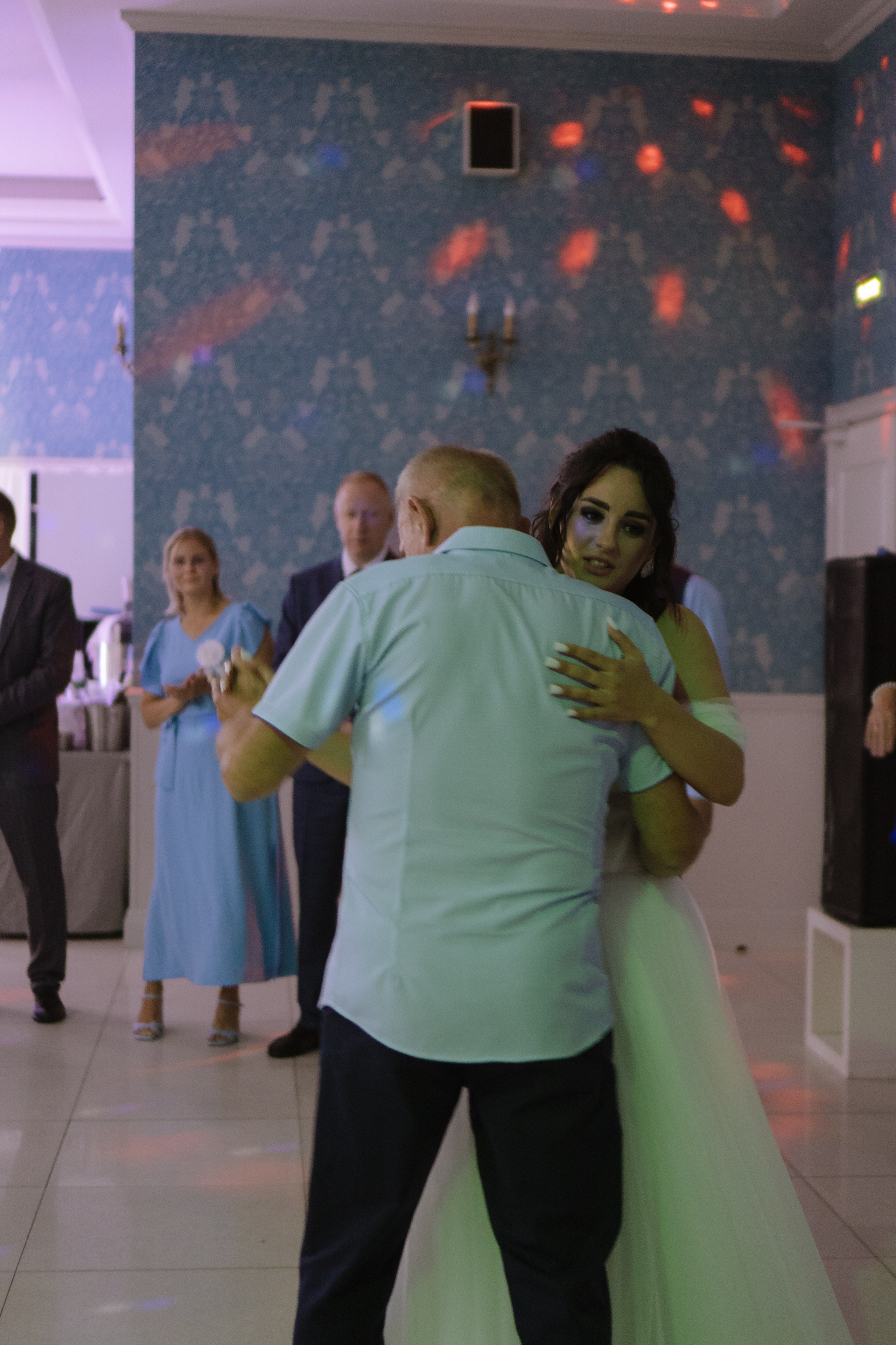 ТАНЕЦ ОТЦА И ДОЧЕРИ НА БАНКЕТЕ (СВАДЕБНАЯ ФОТОСЕСИИЯ БАНКЕТА). Профессиональный фотограф, Санкт-Петербург — Виктория Богомолова