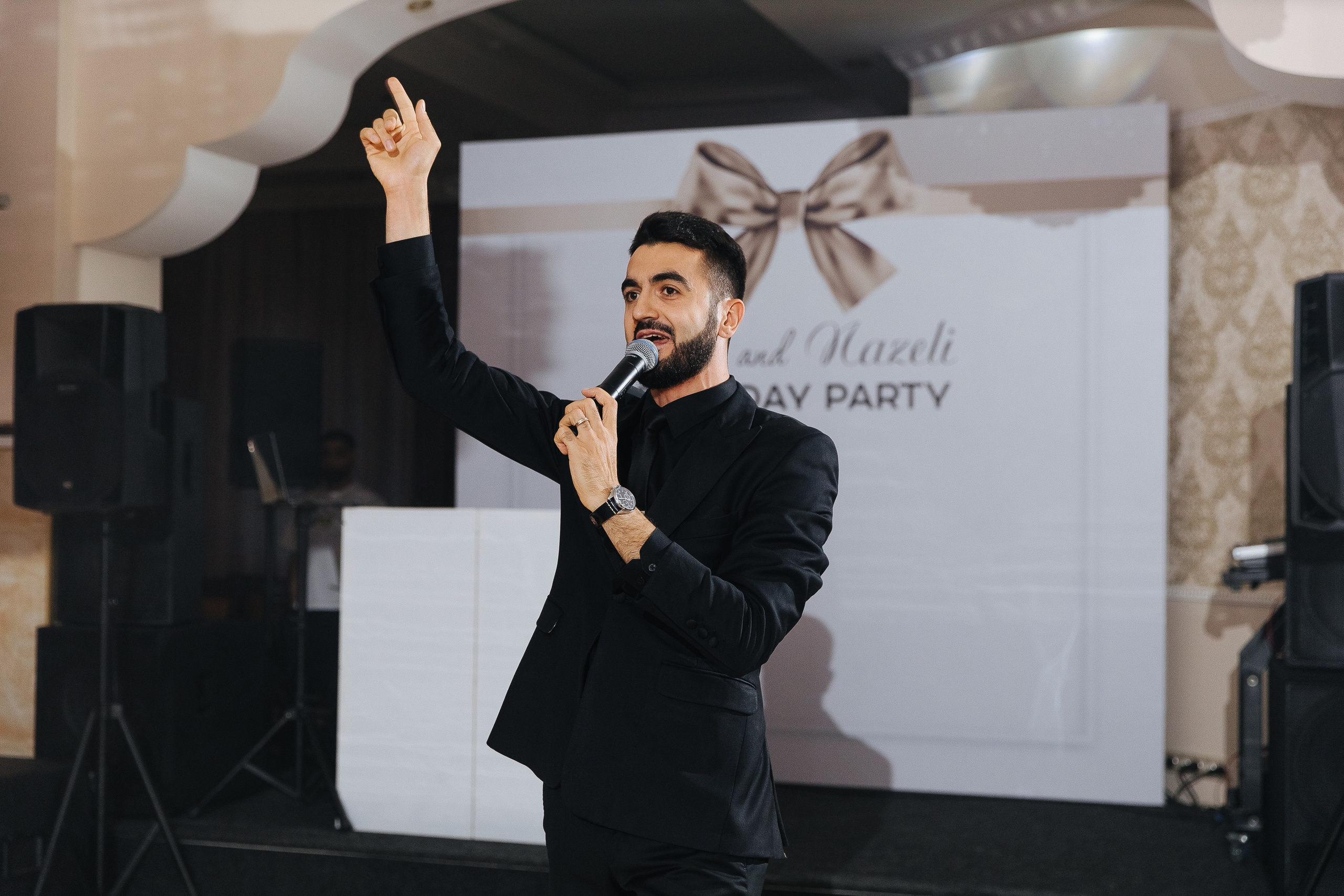 Ани и Назели. 35&5 День рождения, «Янтарь». Фотограф в Красноярске Надежда Воскресенская