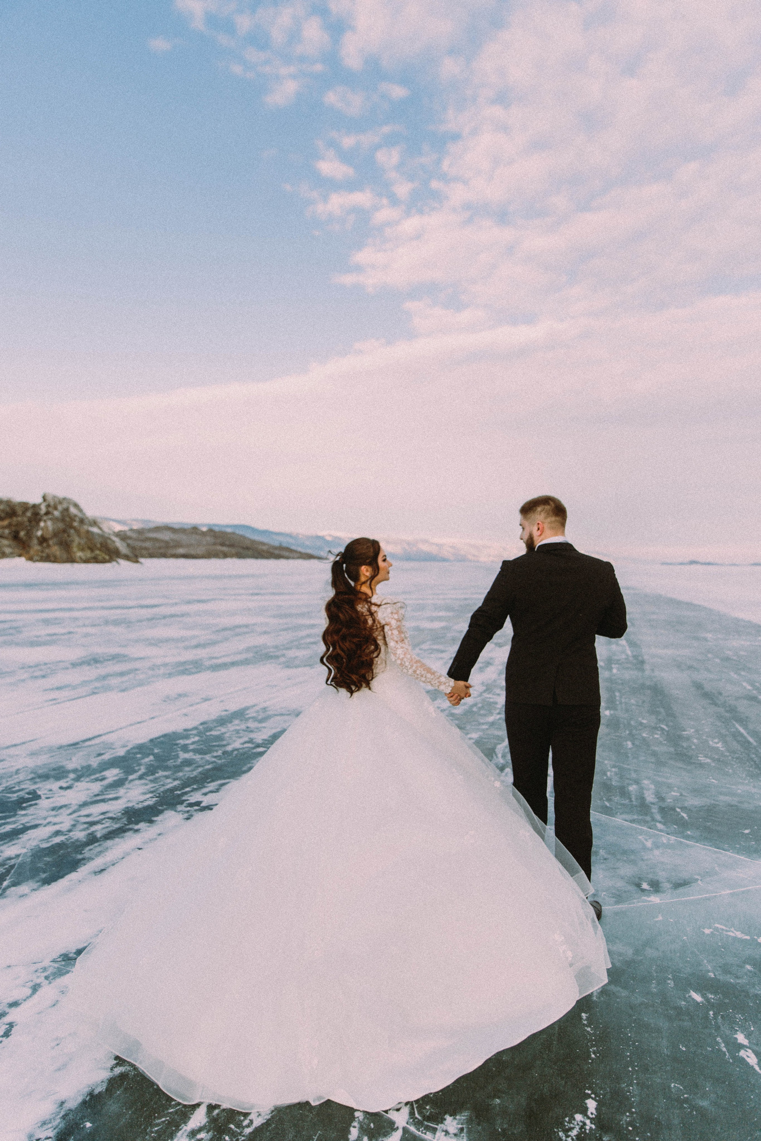 Свадебная зимняя съемка на Байкале. Главная