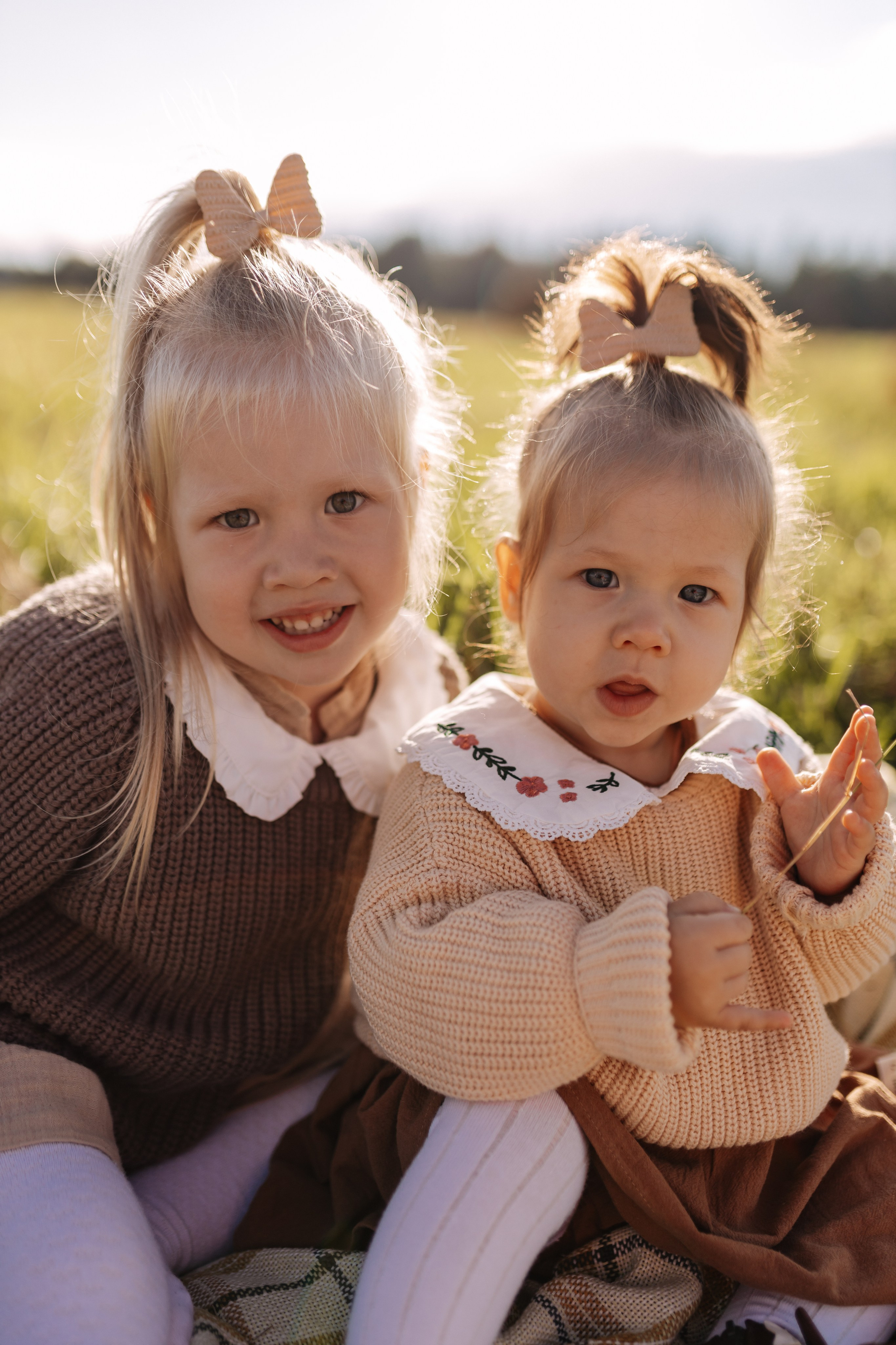 Вечерняя прогулка по полю. Семейный фотограф Альбина Крутелева, Екатеринбург, Ревда
