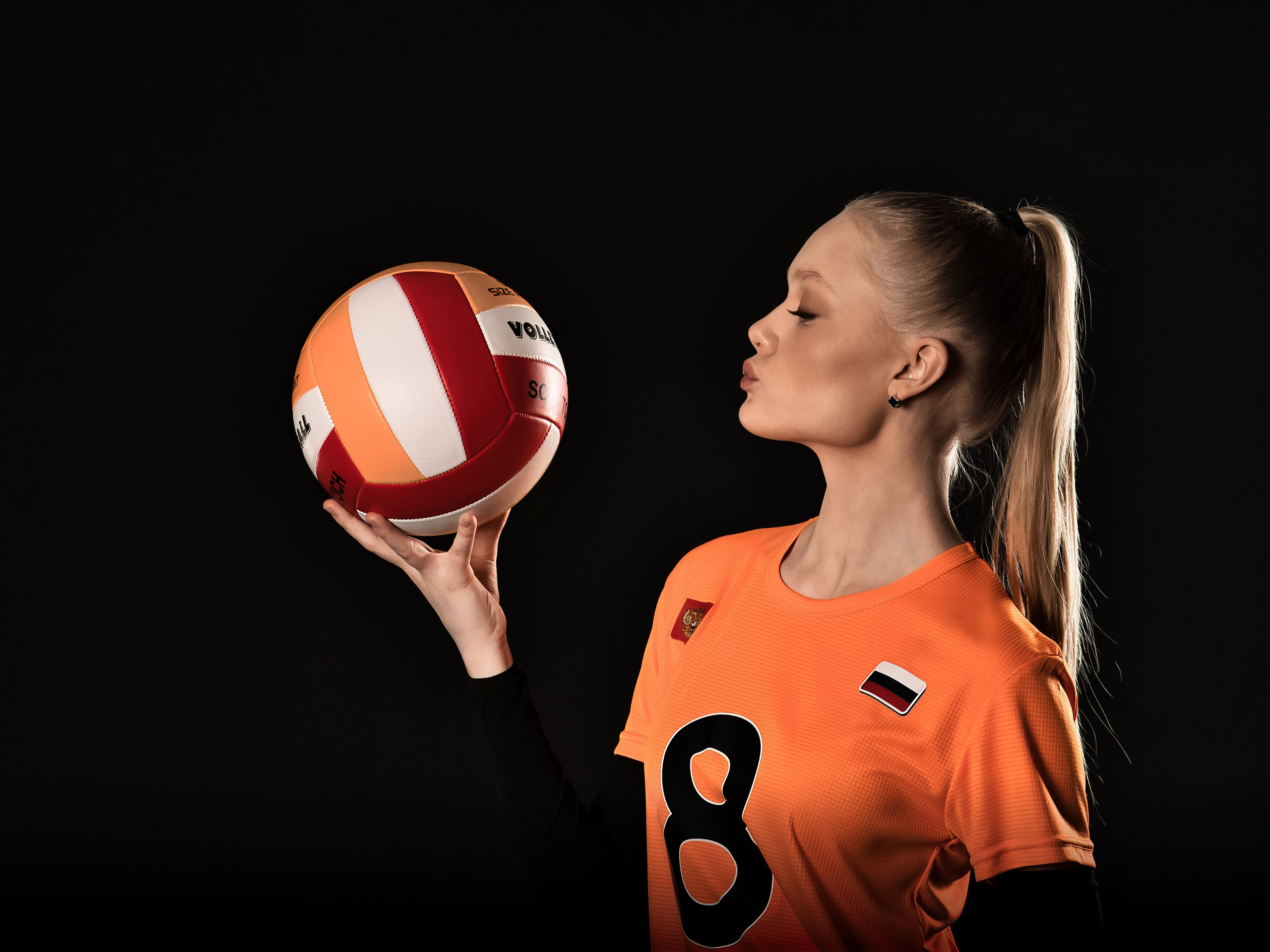 В волейбол играют настоящие красотки!. Фотограф Денис Кривопусков