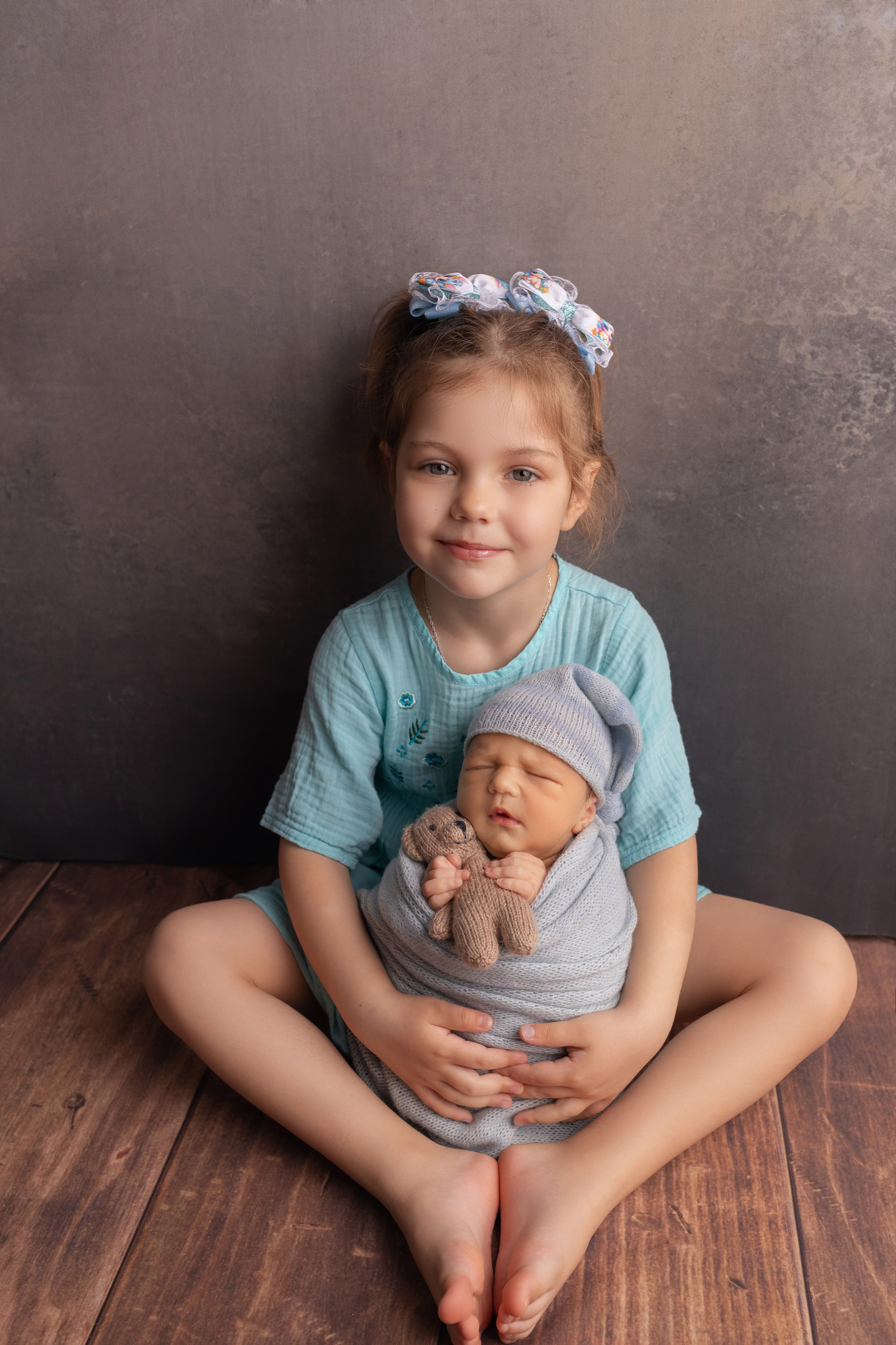 Фотосъемка двойни. Фотограф новорожденных малышей в Омске и Омской области Эльвира Камаева