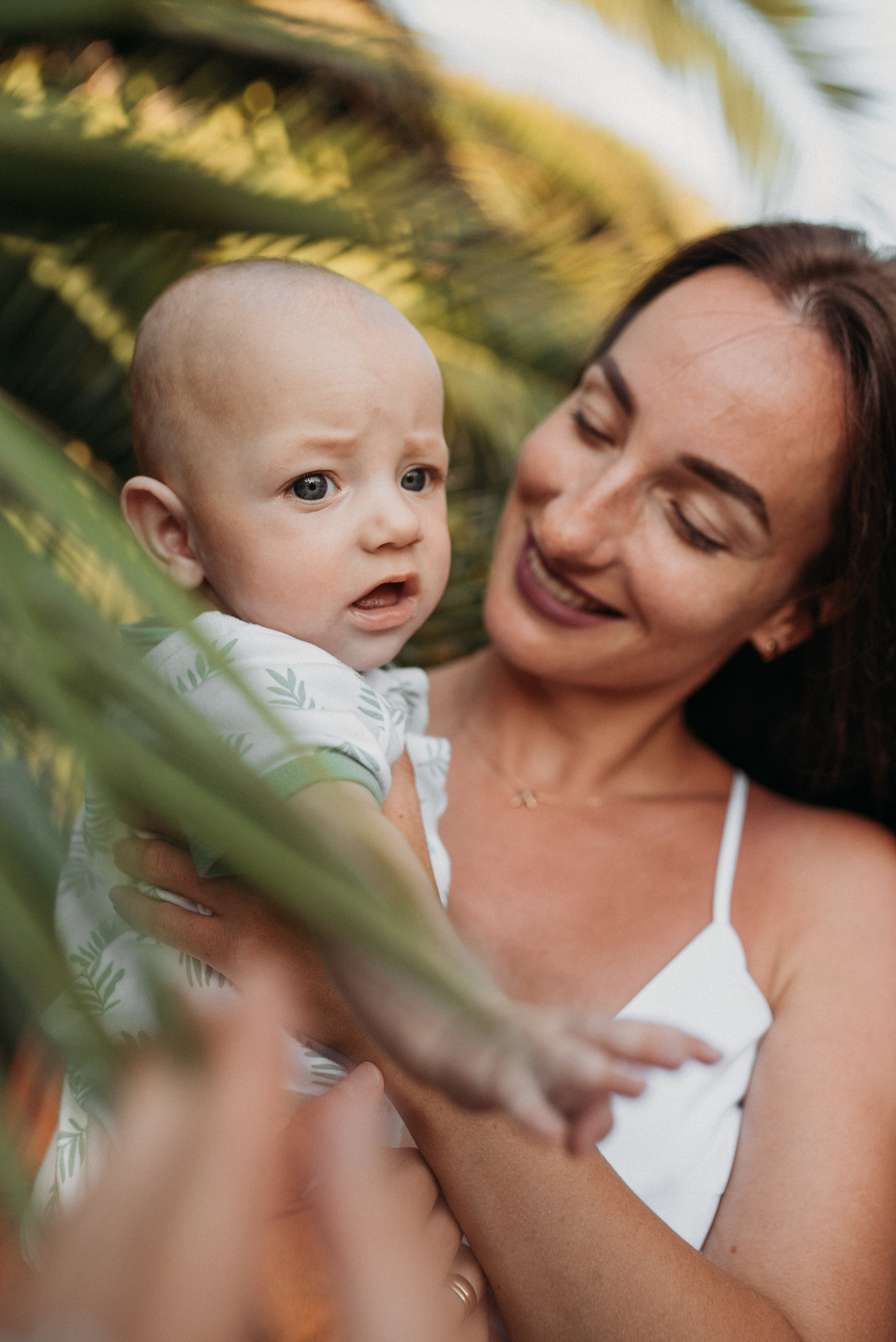 Семейная фотосессия в центре Сочи морпорт. Фотограф в Сочи — Маргарита Поганова