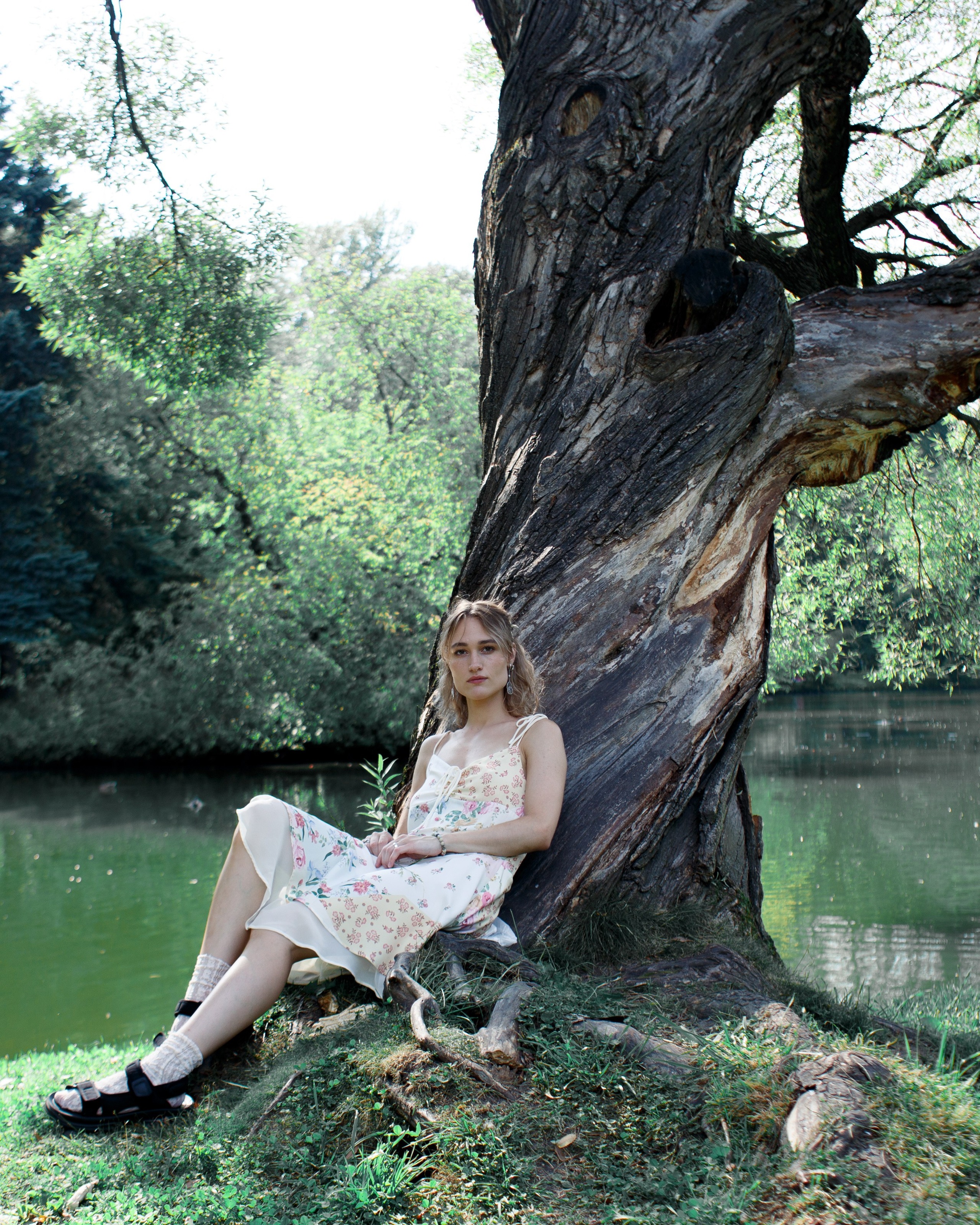 Амелия у озера