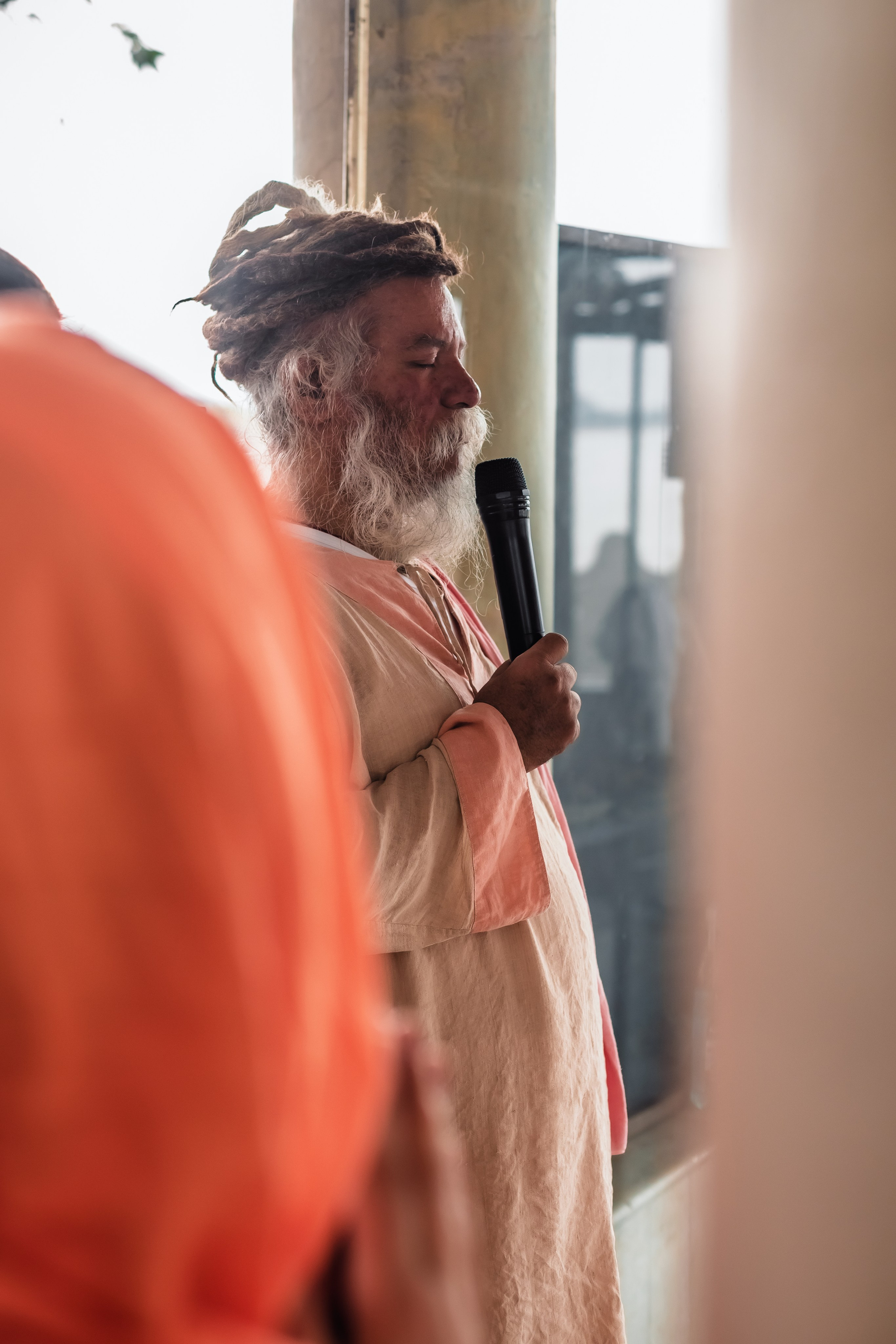 Abhisheka Devraha Baba on Sri Devdas ji maharaj bd. Mariam Bagdasaryan