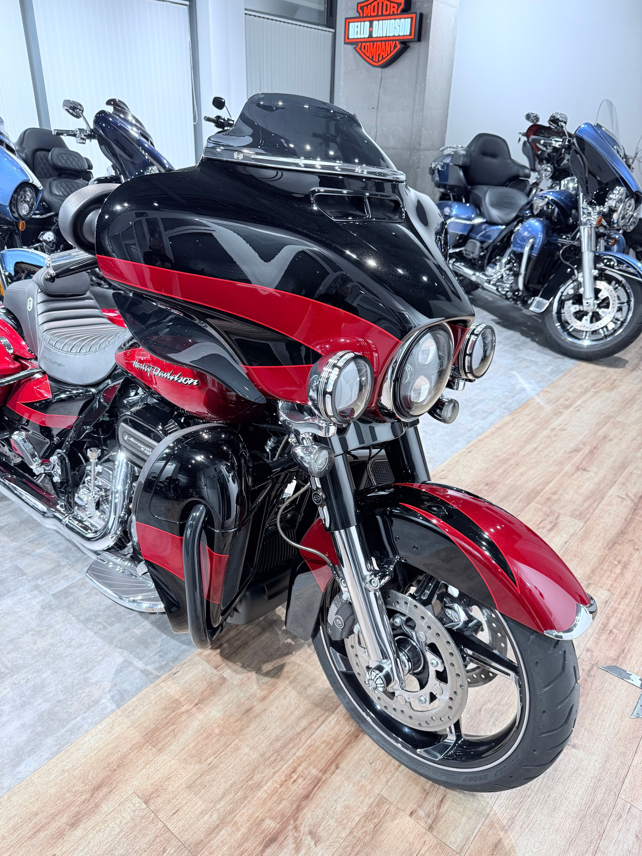 114 CVO Street Glide Special. Hello Davidson, Москва. Только хорошие мотоциклы…