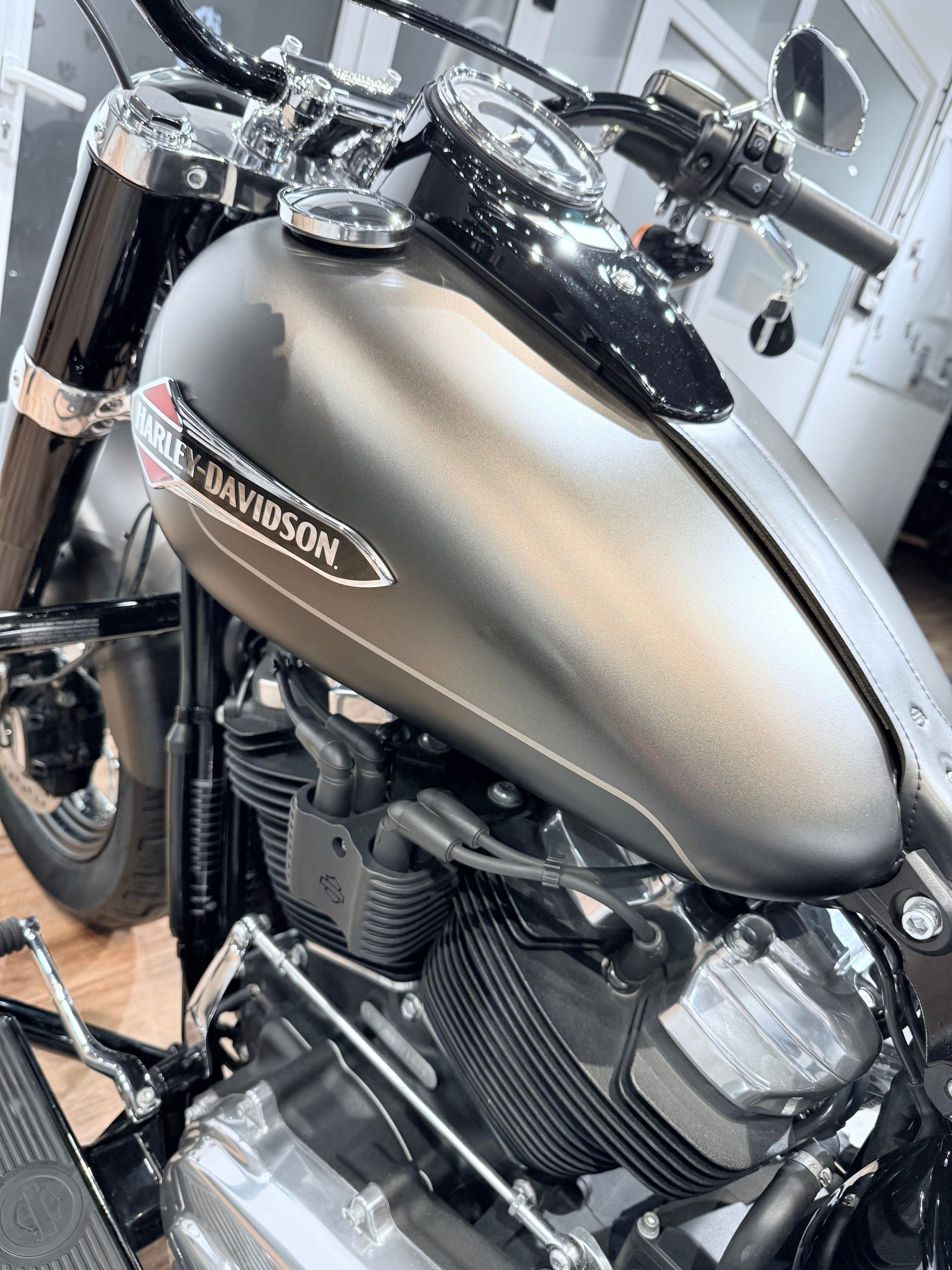 2022 Softail Slim (Rock RIver Denim). Hello Davidson, Москва. Только хорошие мотоциклы…