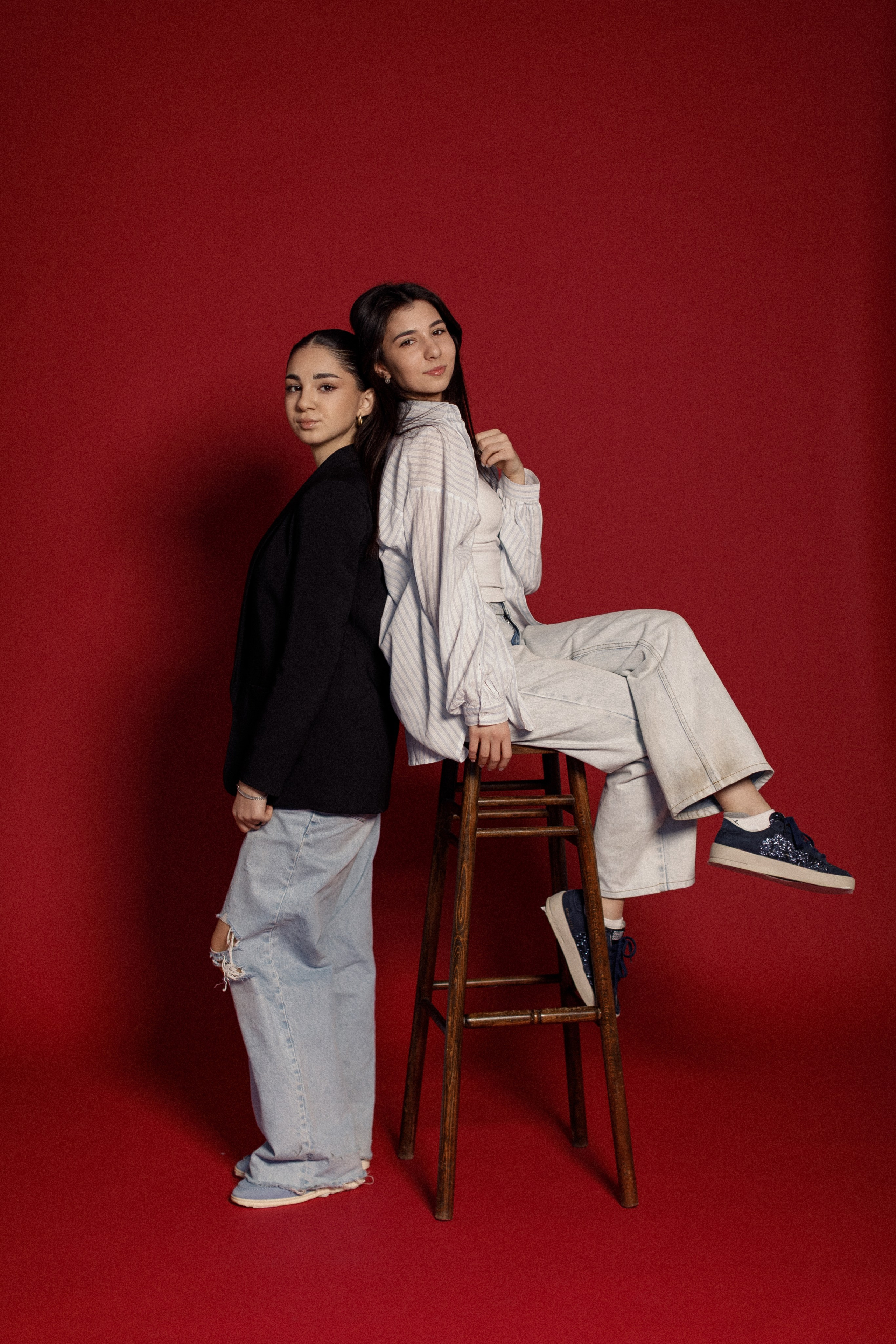 Фотосессия сестёр в студии. Фотограф во Владикавказе Юрий Геворгизов