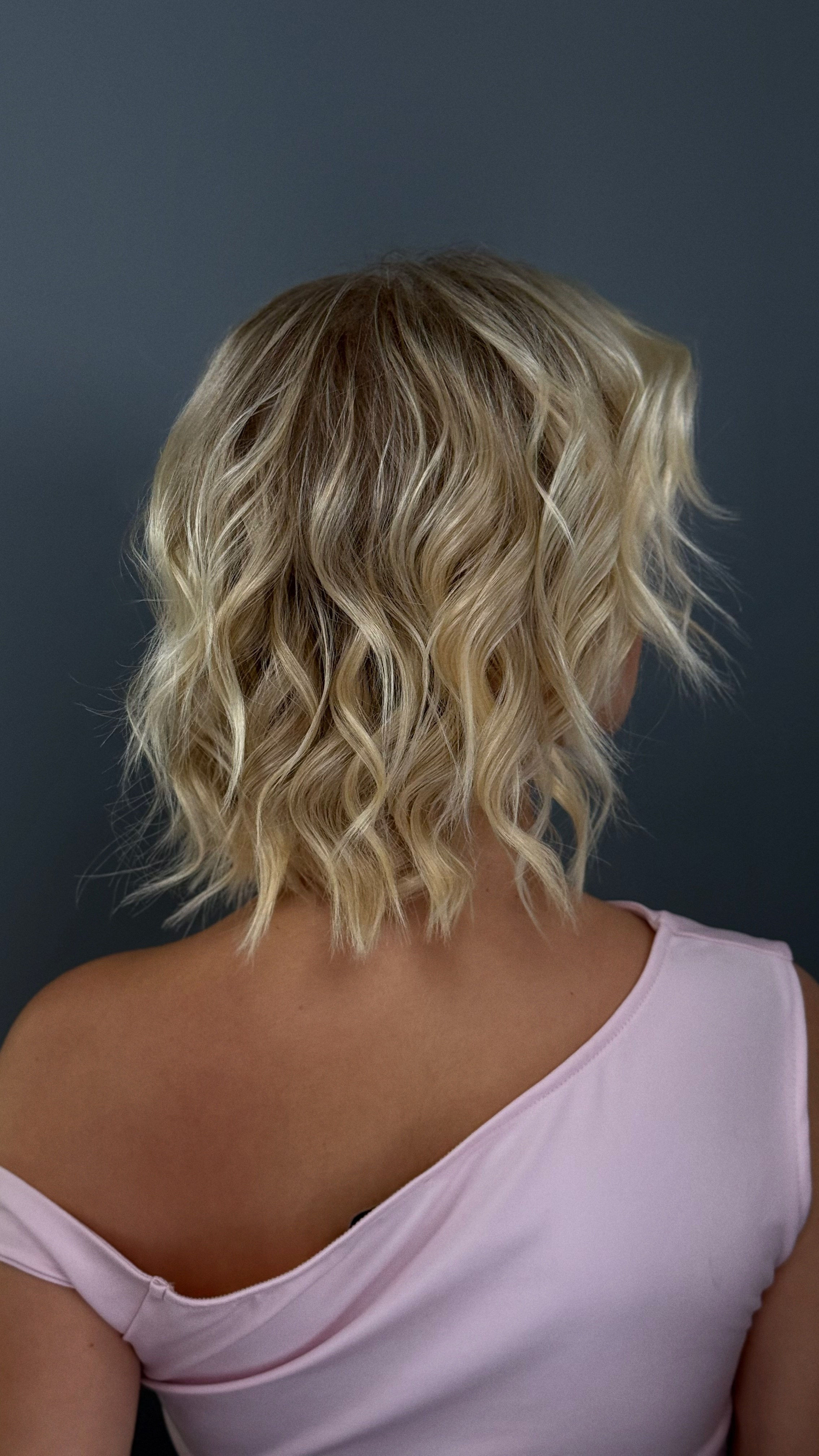 Прически, укладки. Студия визажистов, стилистов по прическам, бровистов и мастеров по ресницам