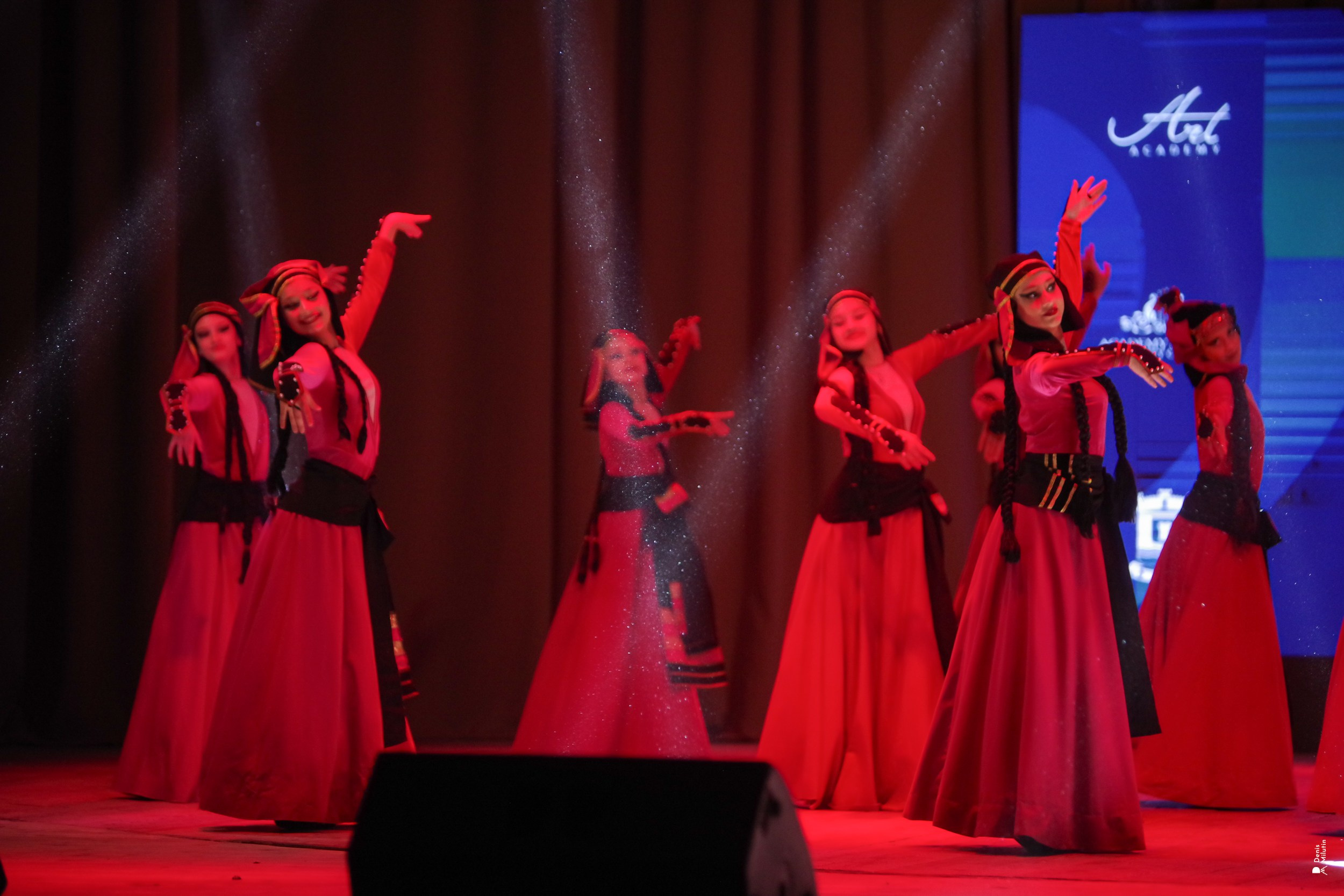 Танцы в Хоби. Портретный фотограф Денис Милютин