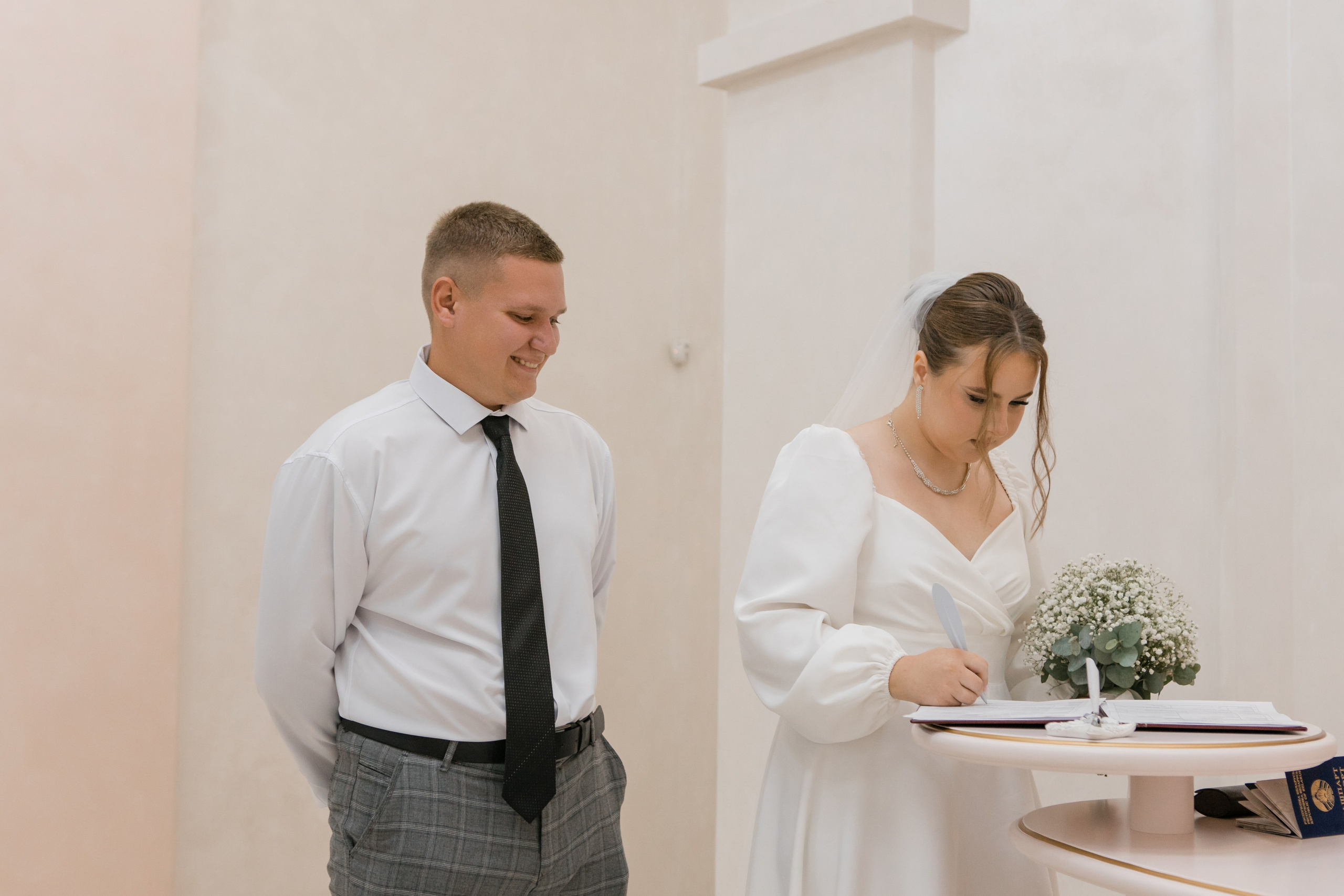 Отдел ЗАГС Администрации Московского района. Видеосъемка и фотосъемка свадеб. Фотограф и оператор на свадьбу. Видеосъемка подкастов, собственная видео-фотостудии. Предметная фотосъемка