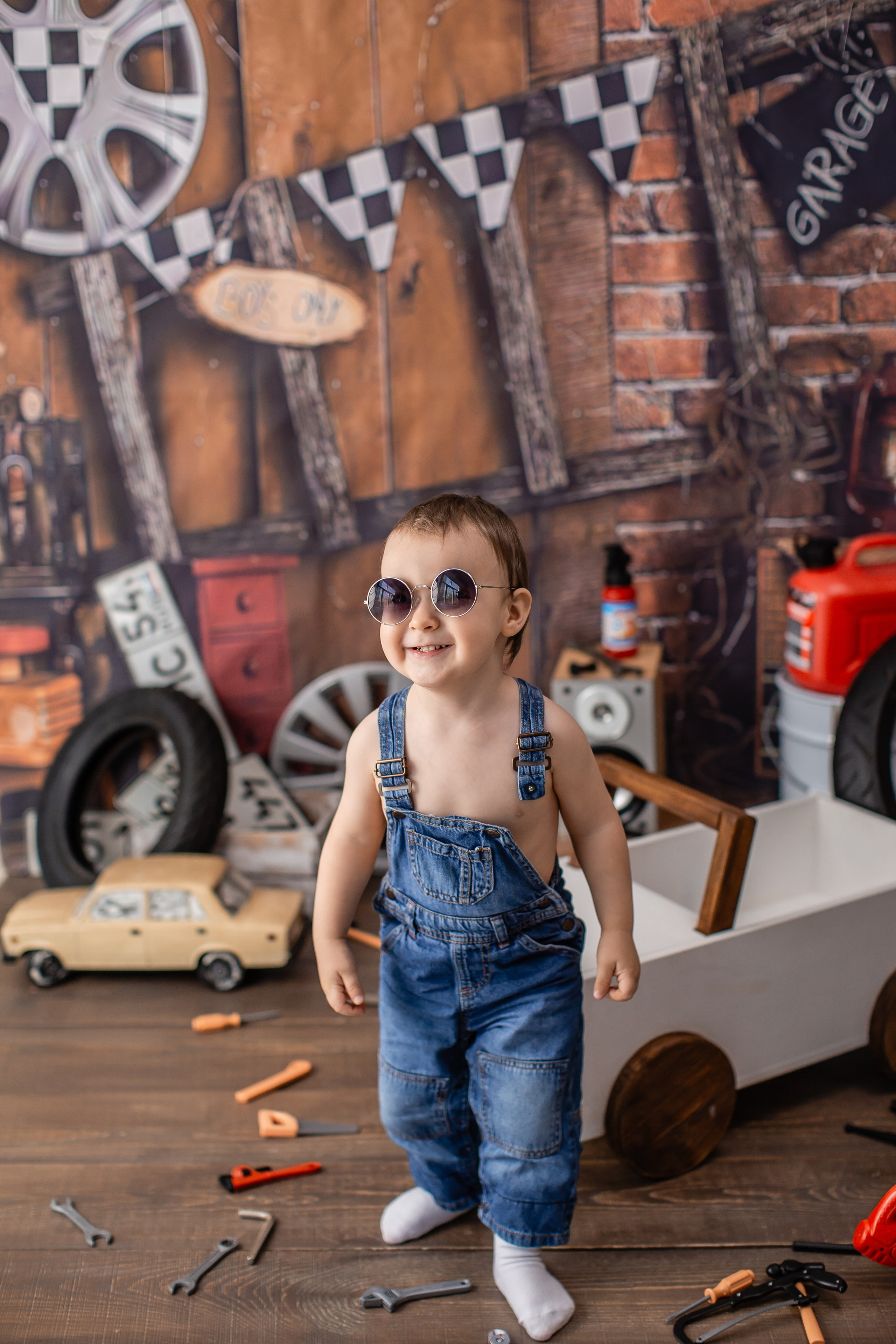 Фотодень " ГАРАЖ «(для 1-4 года) 20.09.26 г запись идёт. Детский семейный фотограф на первый годик город Новосибирск Дымова Светлана пакеты всё включено 1-3 года