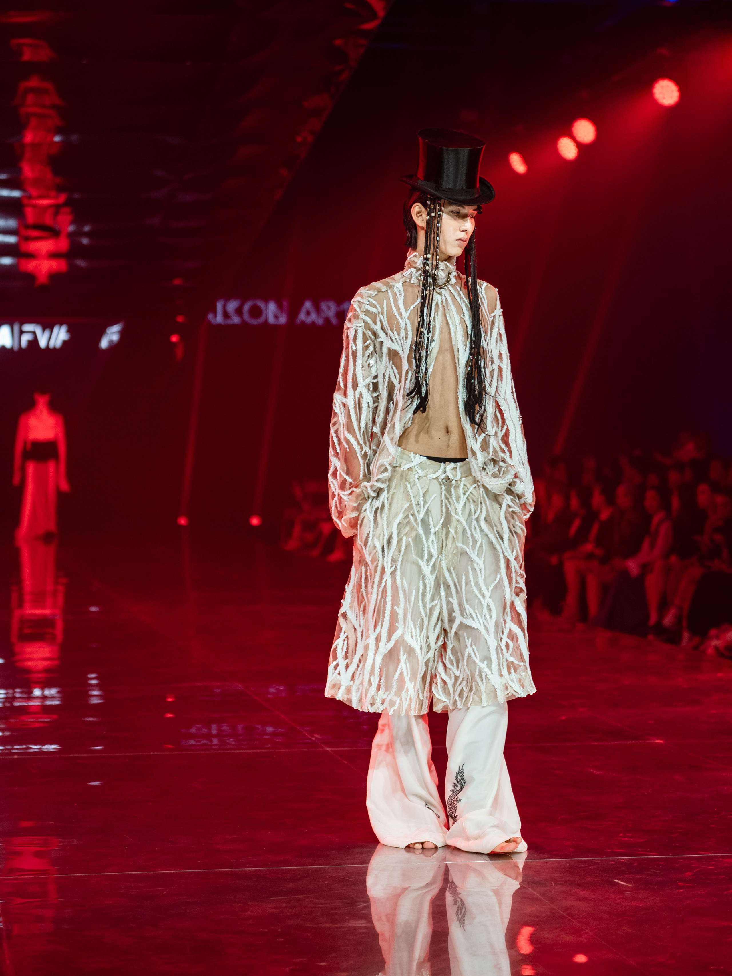 Visa Fashion week Maison Artc. Сайт Алматинского НЮ АРТ, будуар и фэшн фотографа Дениса Карпенко