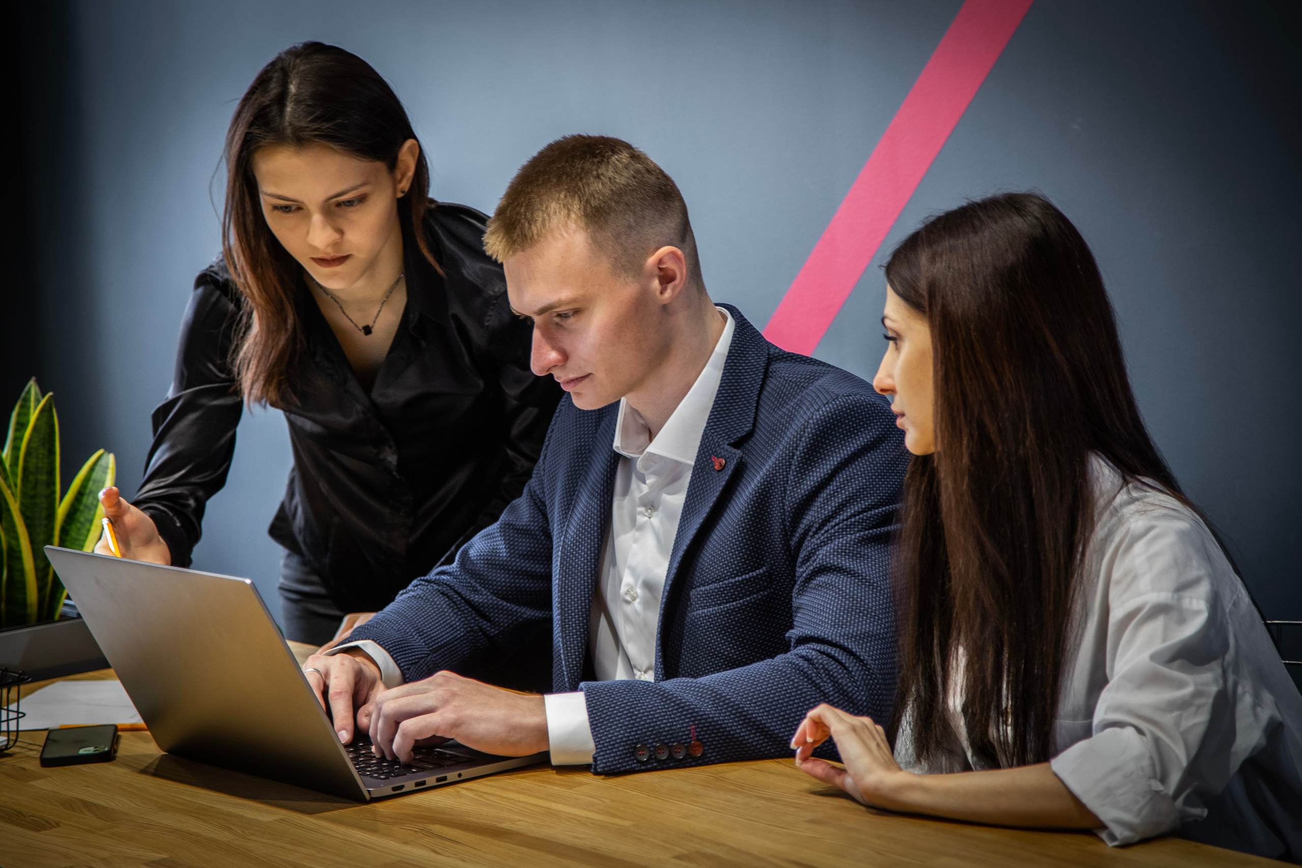 Фотосессия для бизнеса, контент для соцсетей, фото сотрудников. Свадебная, репортажная и бизнес съёмка в Ростове-на-Дону