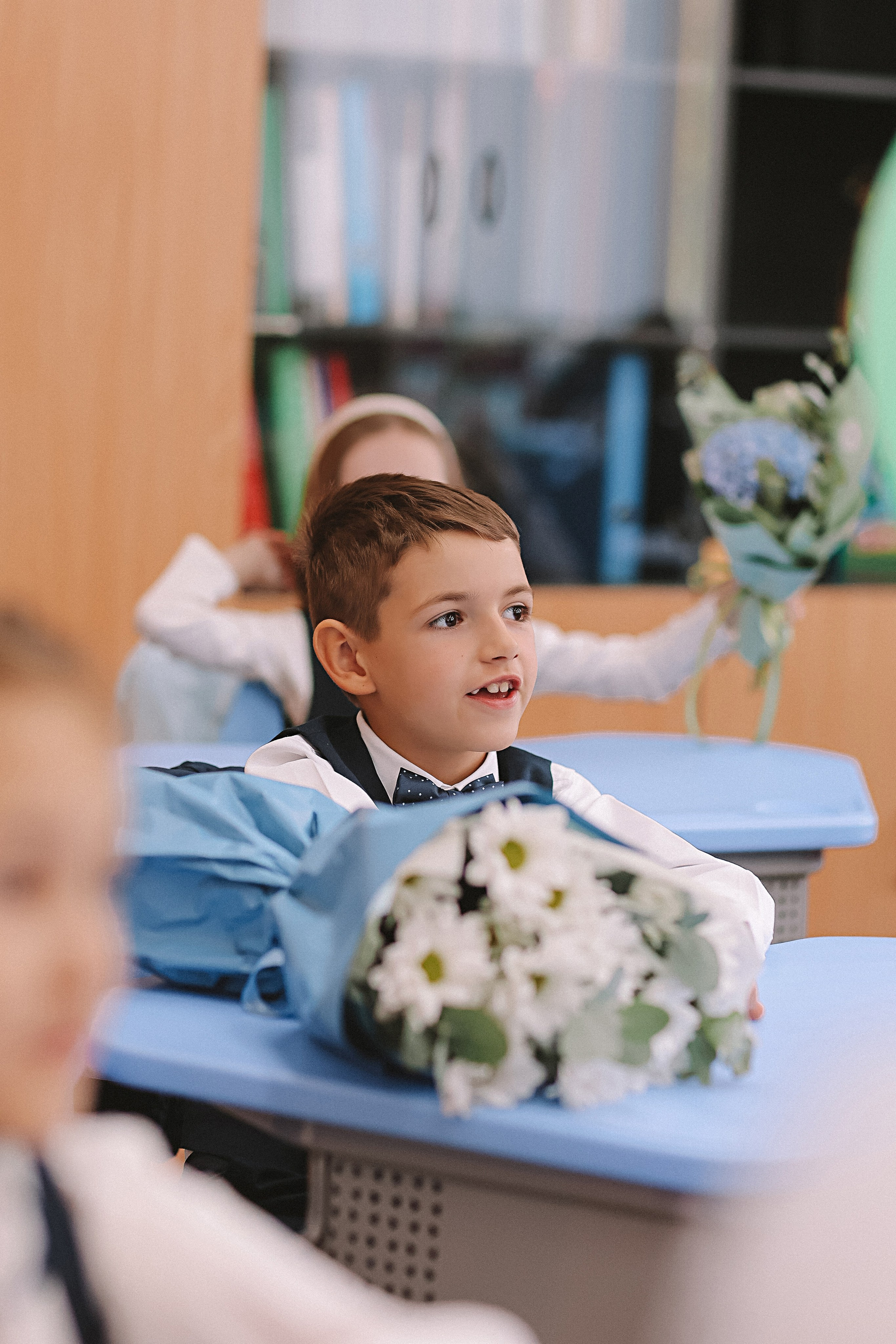 1 сентября линейка+кл час+портреты. Семейный фотограф Тюмень, фотограф на роды Салмина Мария