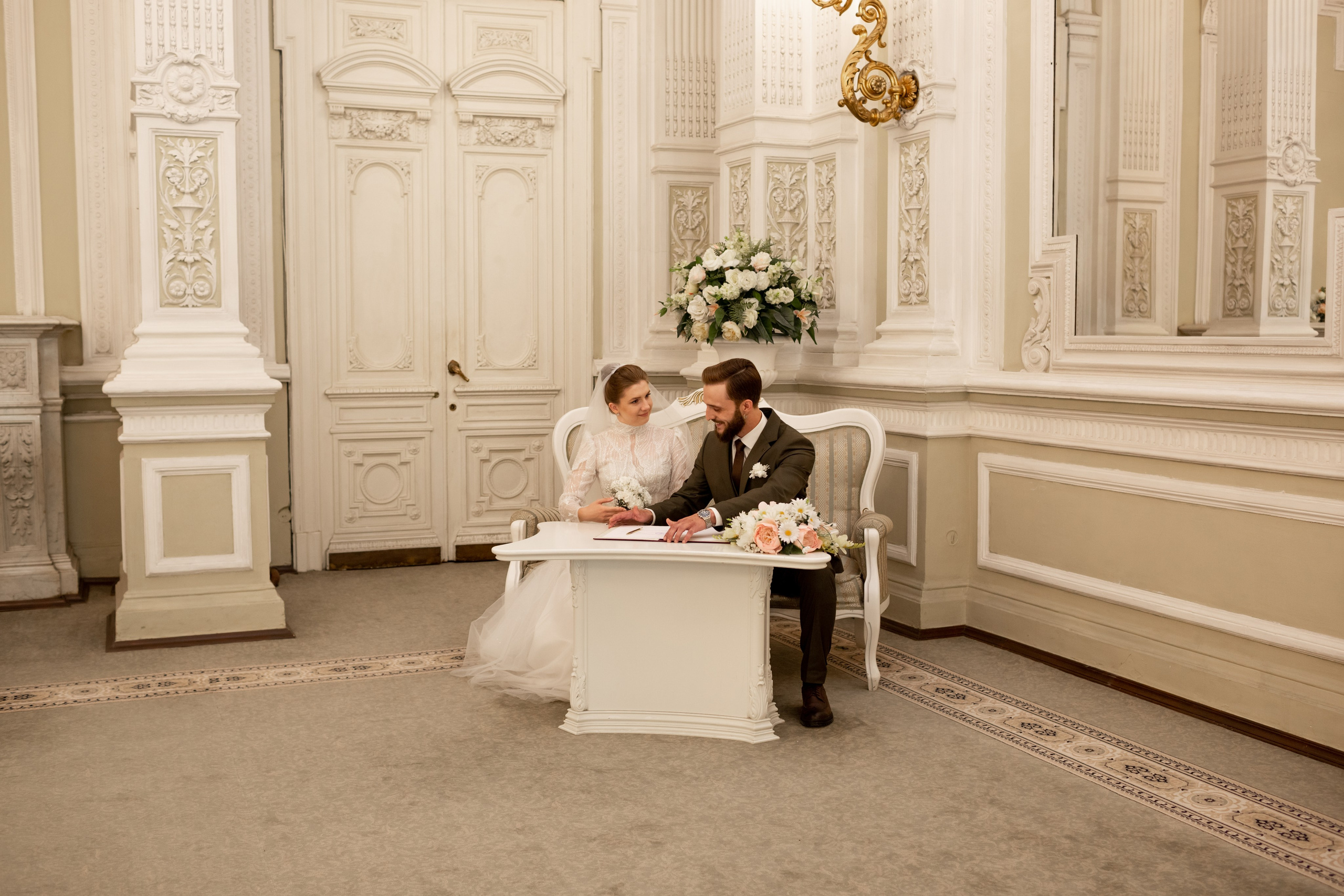 Свадебная фотопрогулка в Петербурге. Свадебный фотограф Кирилл Белый