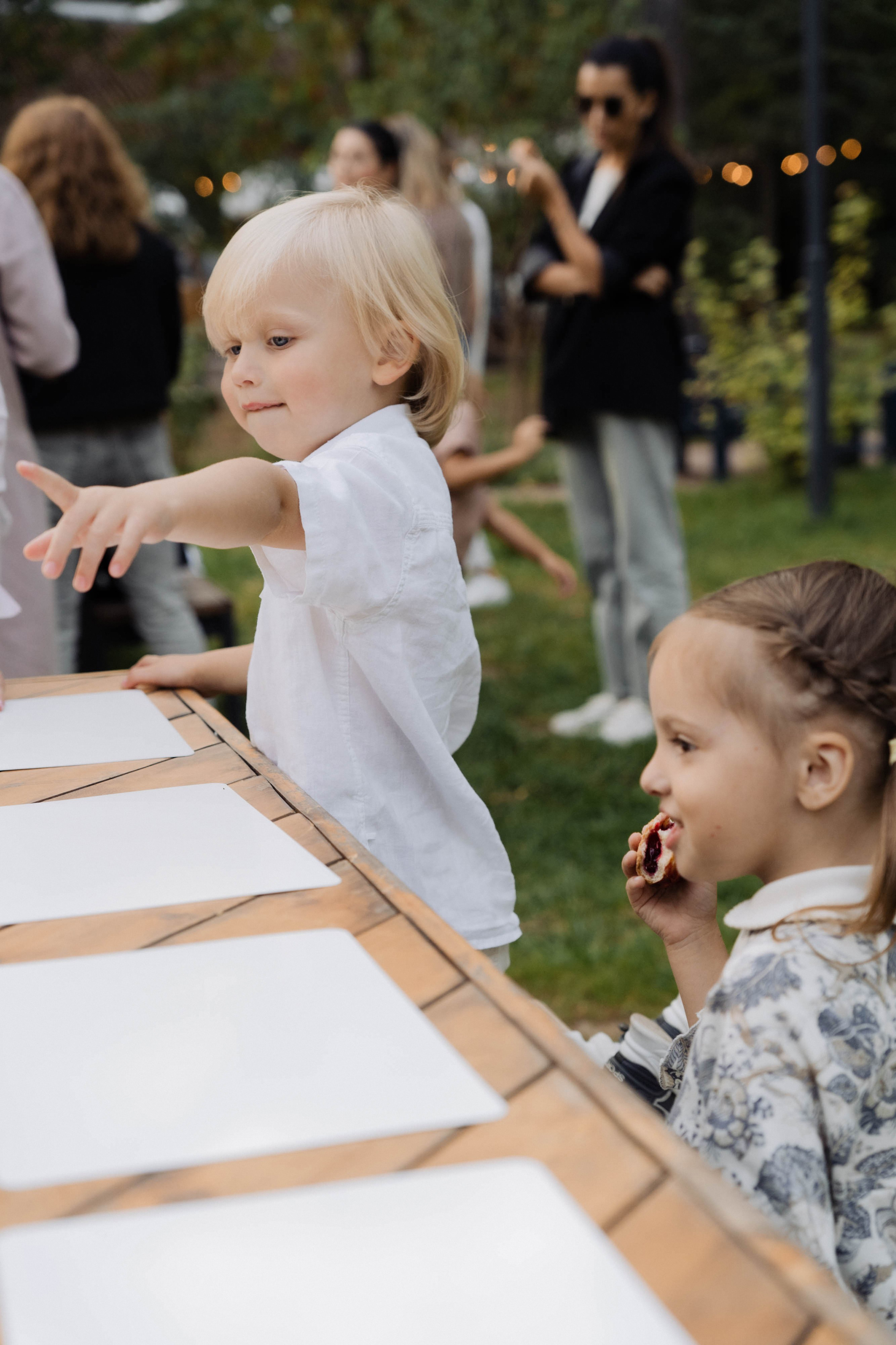 Встреча в «Робине» Переделкино. ФОТОГРАФ КСЕНИЯ СОСНОВСКАЯ