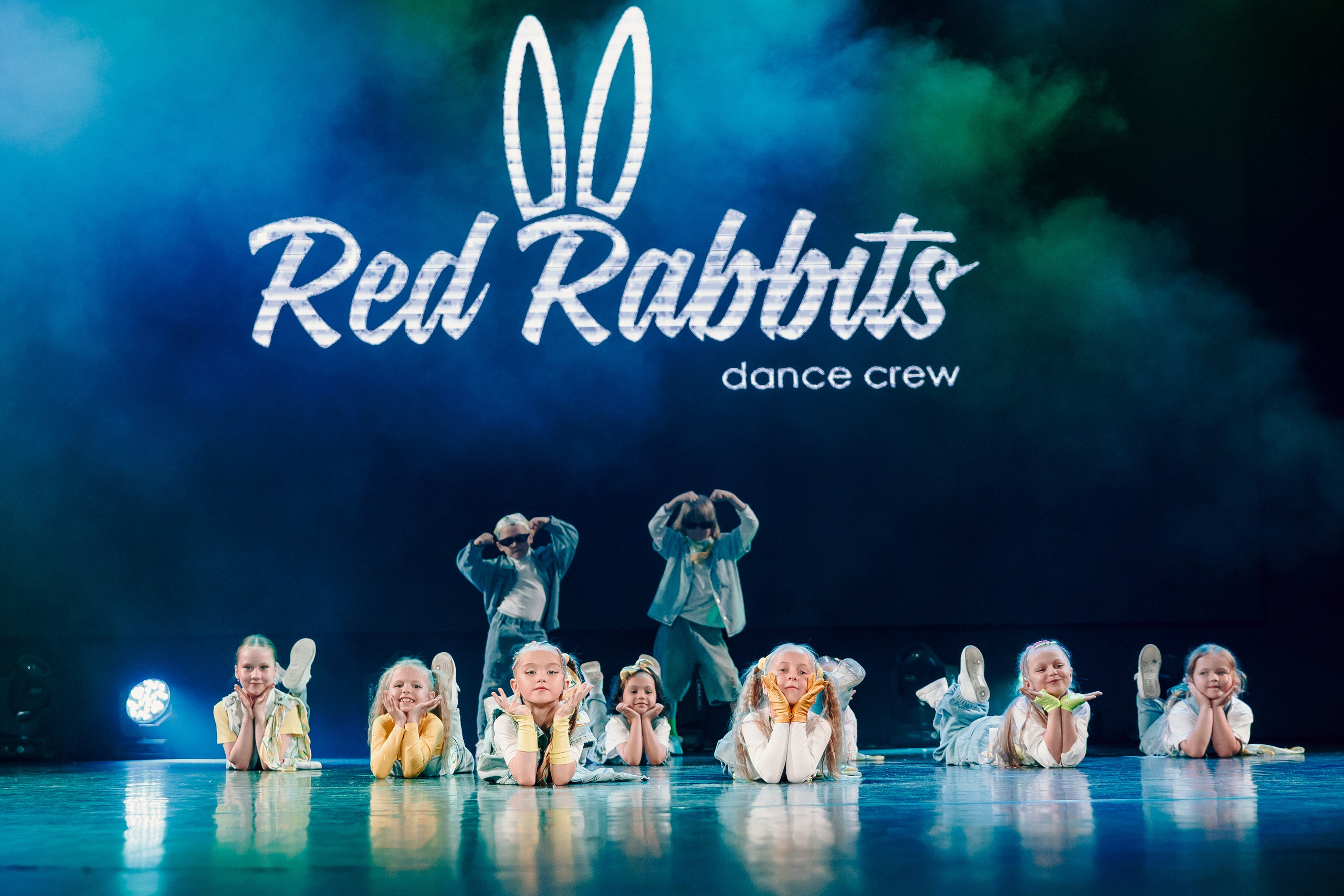 Отчётный концерт танцевальной школы «Red Rabbits» 2025. Лёшка Варзегов — фотограф