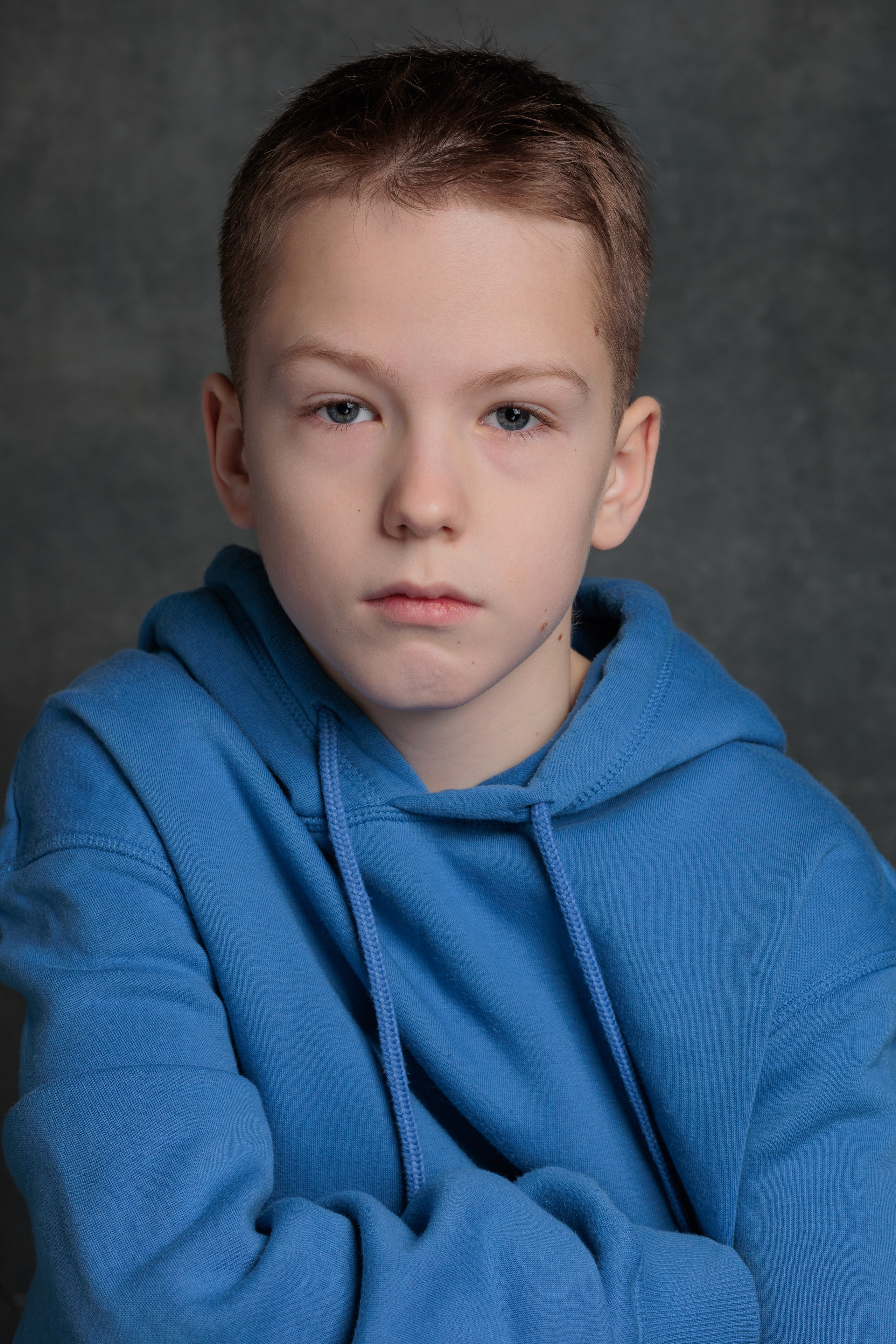 ЛЕВ. Я фотограф из Москвы к Вашим услугам