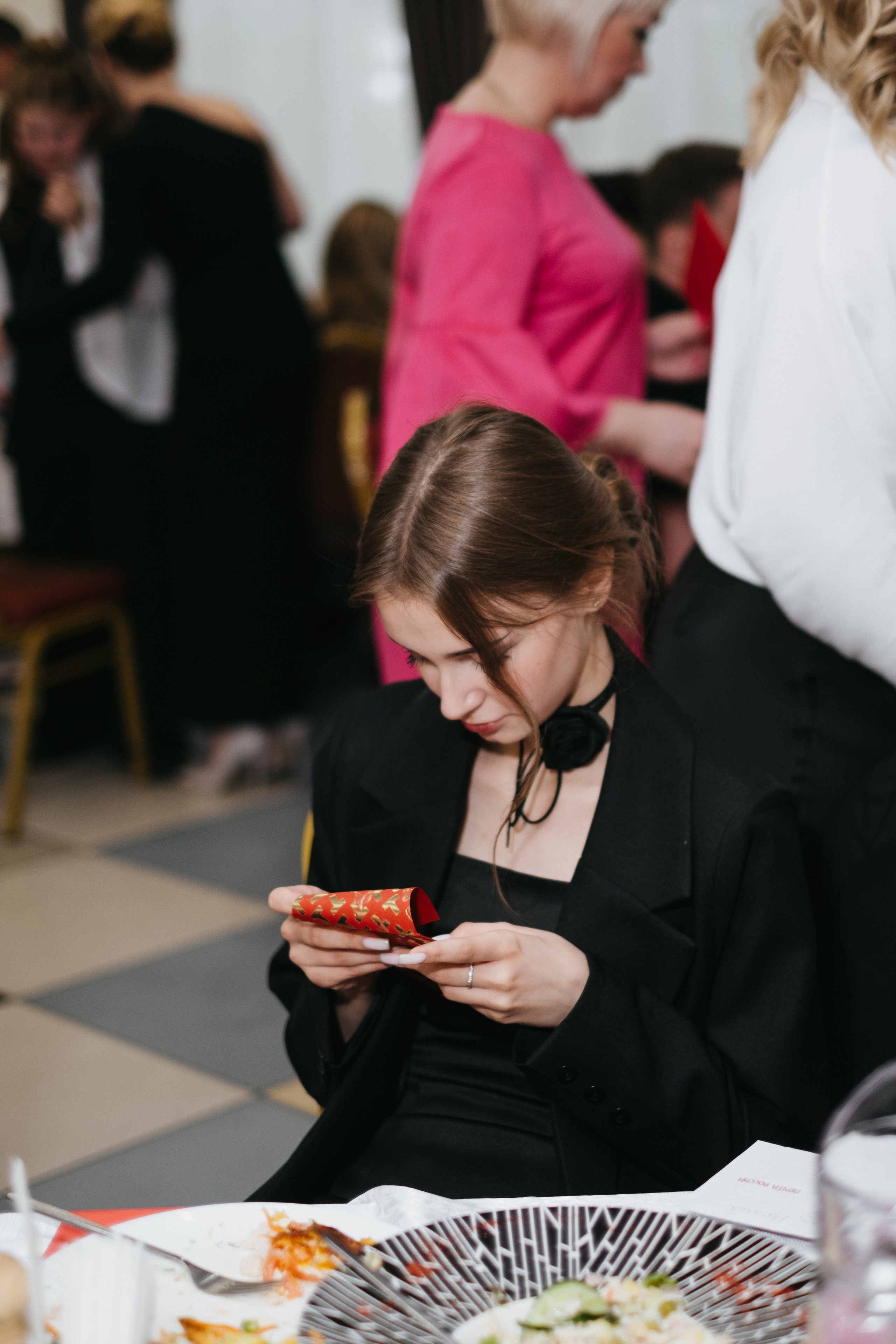 Выпускной 11 класс школы № 30. Свадебный и репортажной фотограф Денис Ожигин в Краснодаре и Краснодарском крае