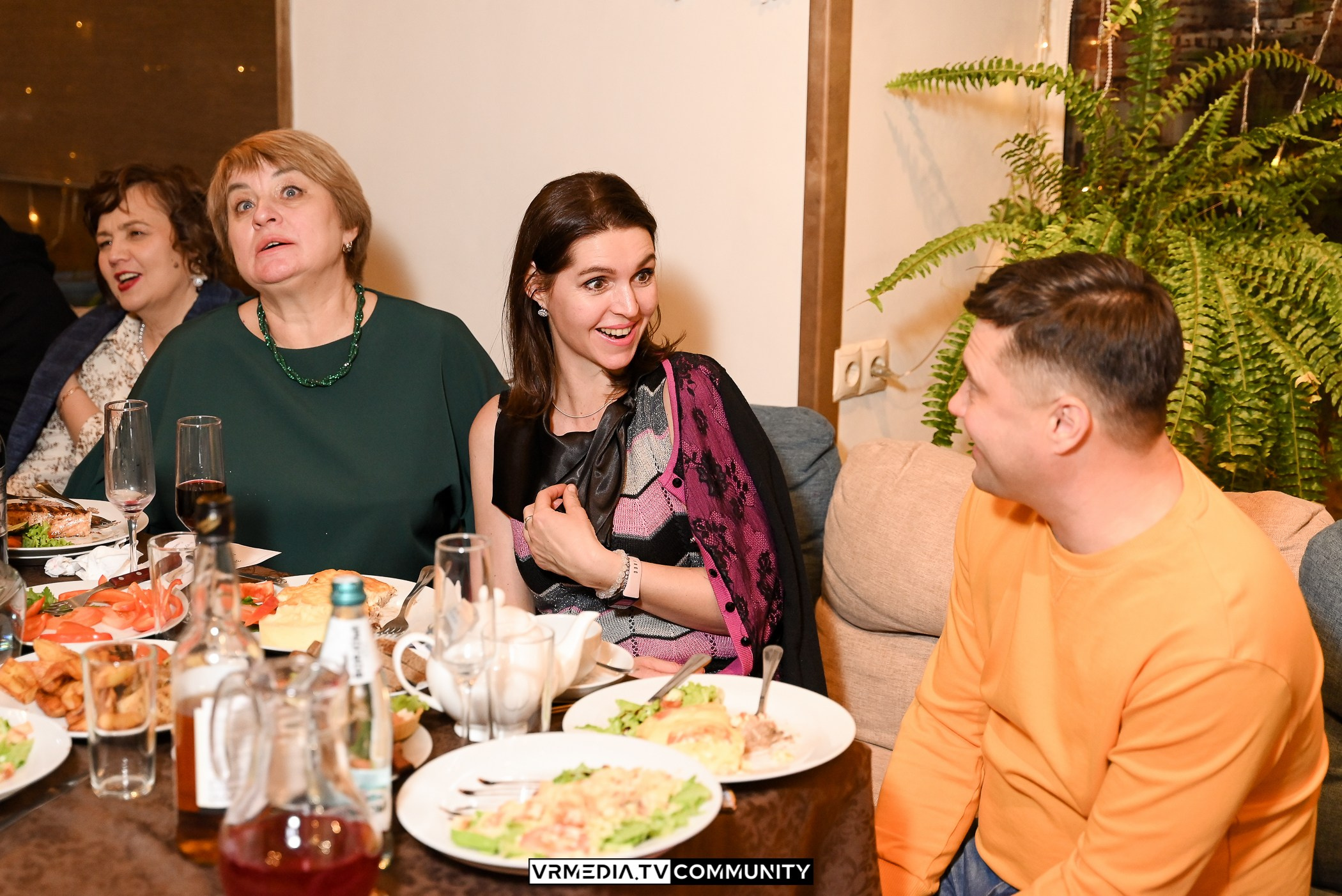 Новогодний вечер в кафе «КАмпот»