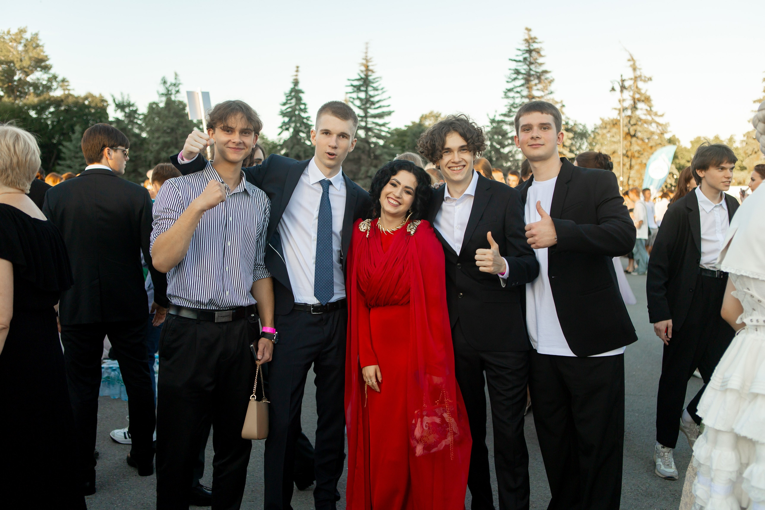 Выпускной Гимназия 12 2024 г. Свадебный и портретный Фотограф в Липецке Дмитрий Котюков